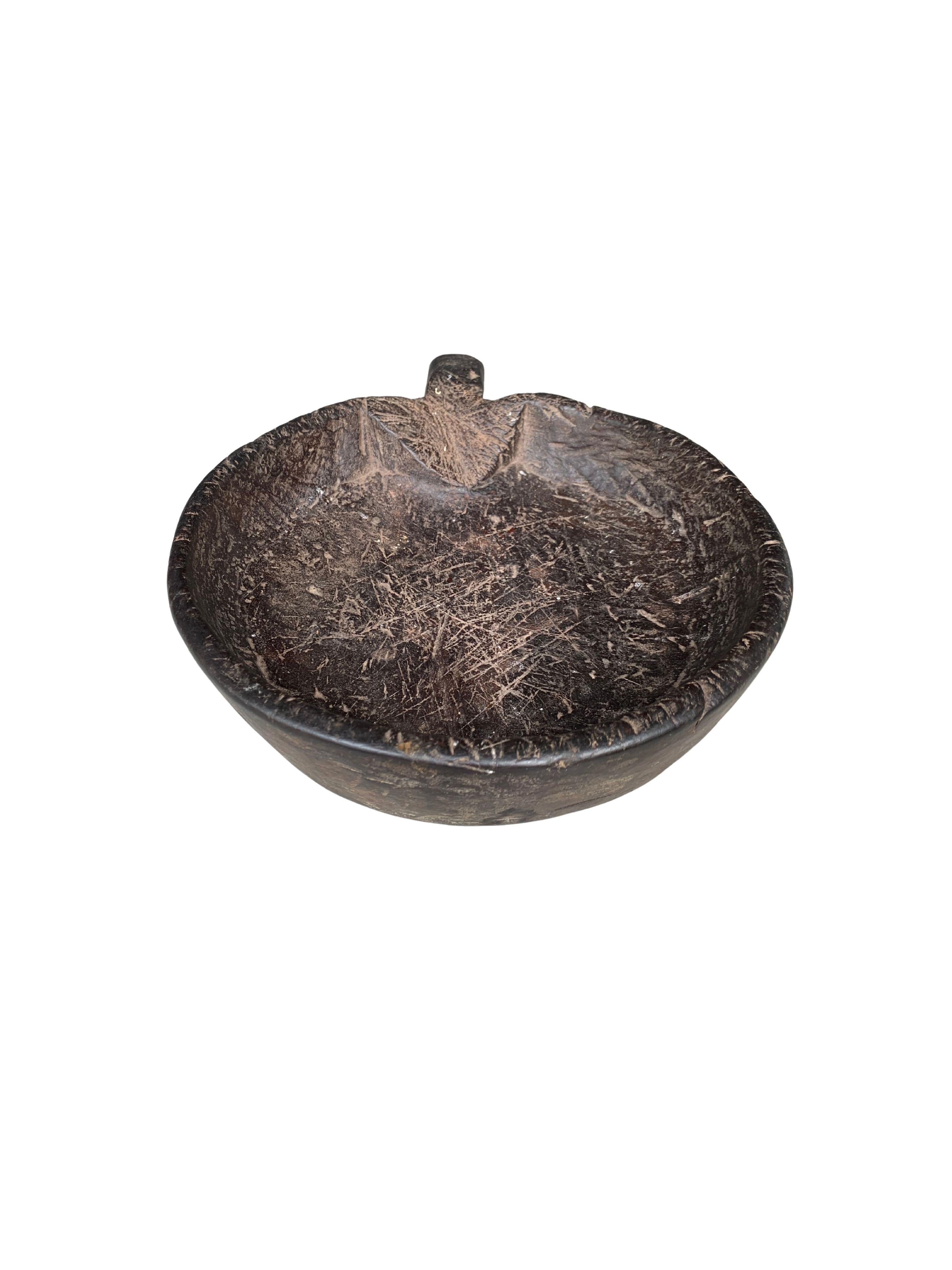Indonesian Mentawai Tribe Hand-Carved Wooden Bowl with Handle, c. 1900 For Sale