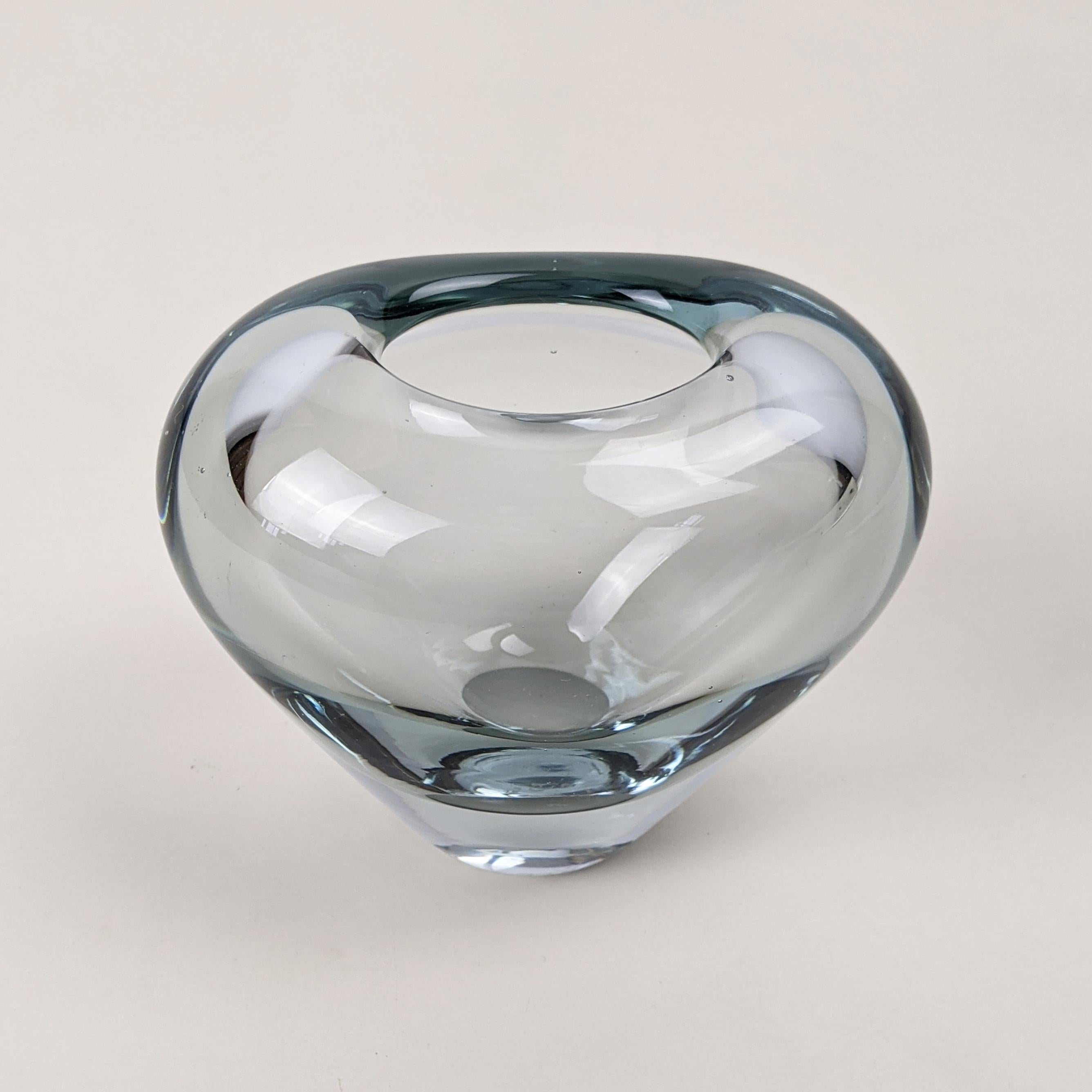 Danish ‘Menuet’ Small Heart-Shaped Vase by Per Lütken for Holmegaard, C. 1960 For Sale