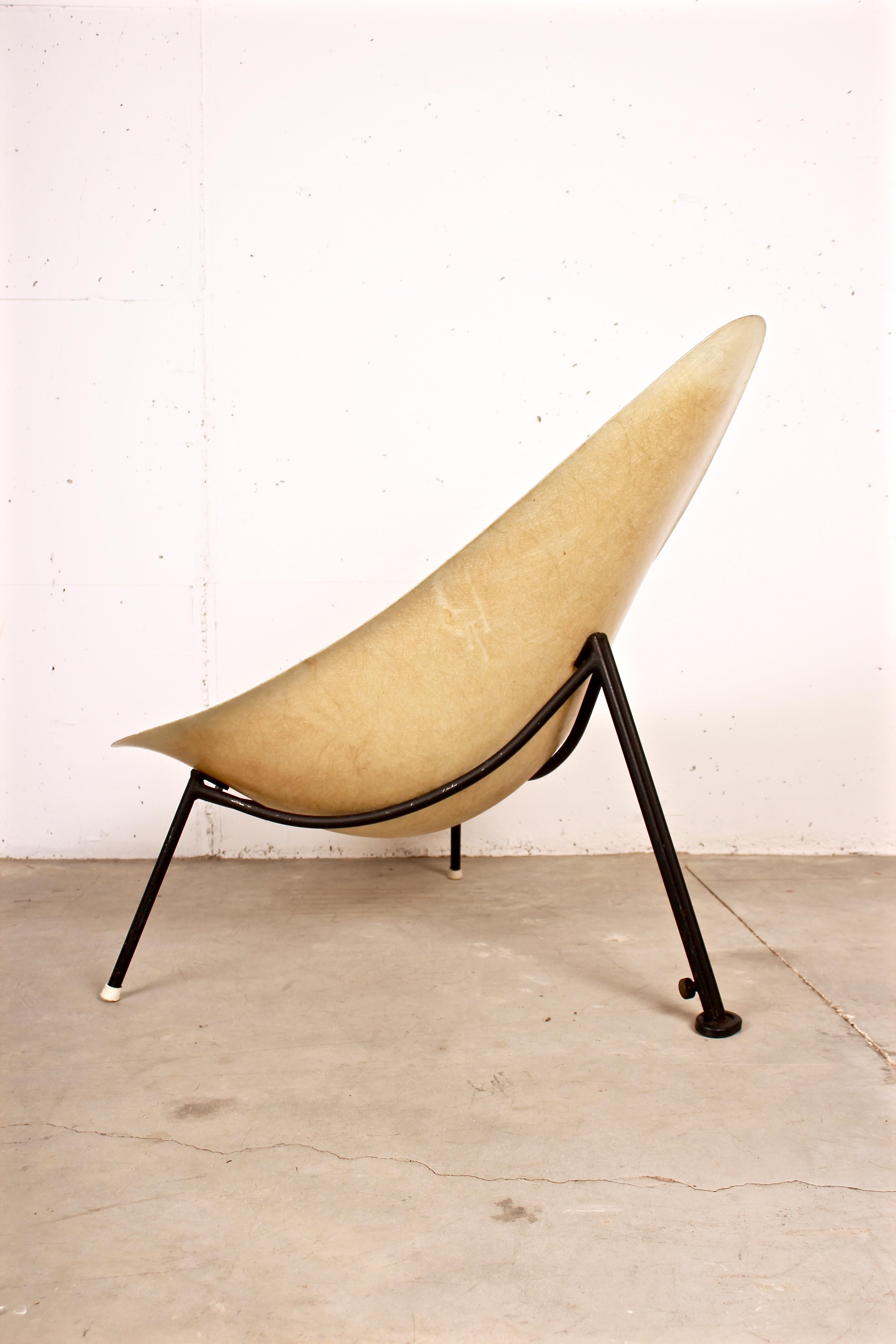 Mérat Early French Fiberglass Easy Chair Attributed to Rj Caillette France, 1956 In Good Condition In Santa Gertrudis, Baleares