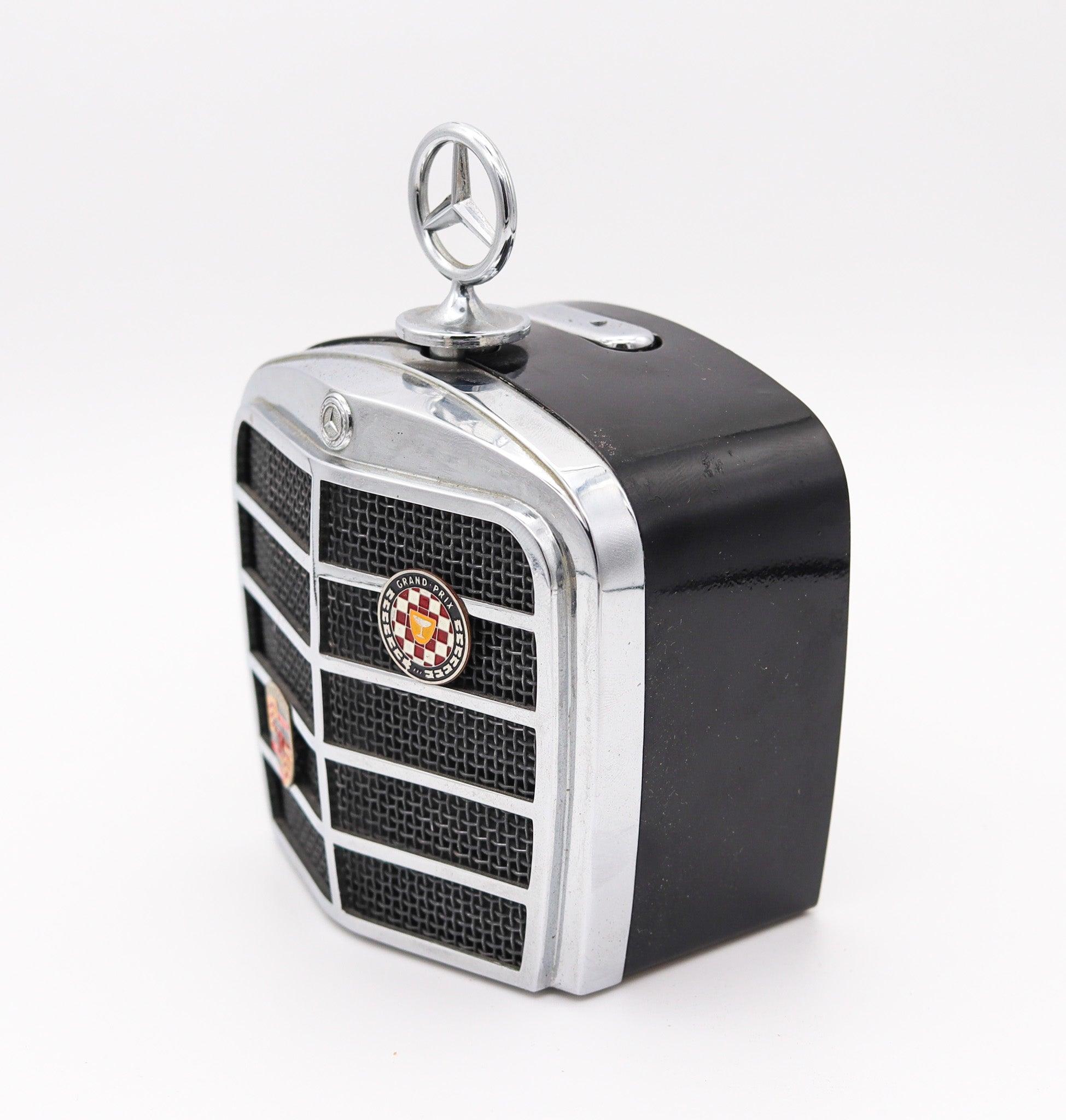 MERCEDES BENZ 1966 Real Londres Parrilla Radiador Encendedor Gasolina En Acero Lacado Moderno de mediados de siglo en venta