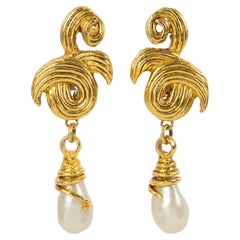 Mercedes Robirosa Gilded Metal and Pearl Glass Drop Clip Earrings