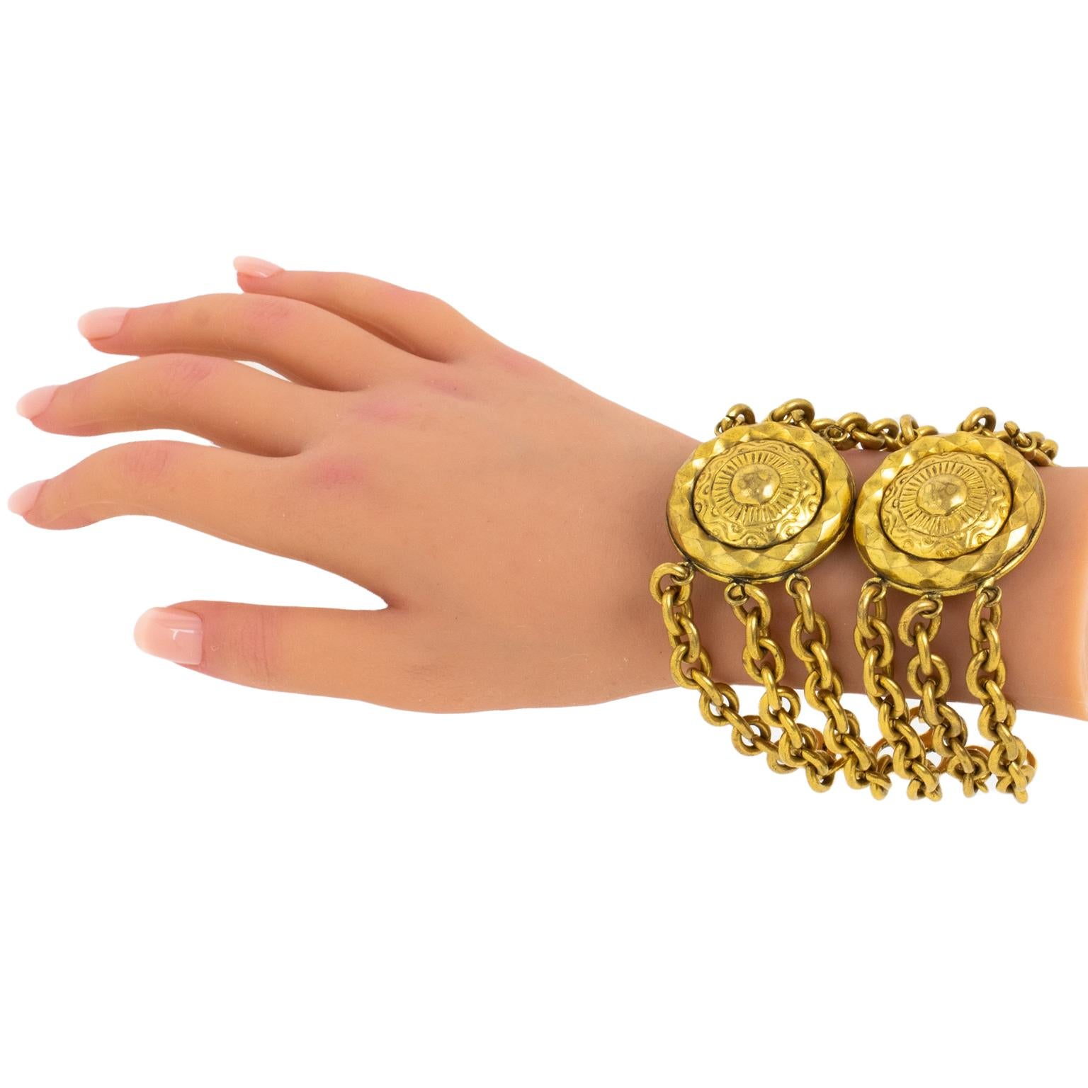 Mercedes Robirosa Paris Extra-Wide Gilded and Carved Bangle Bracelet For Sale 2