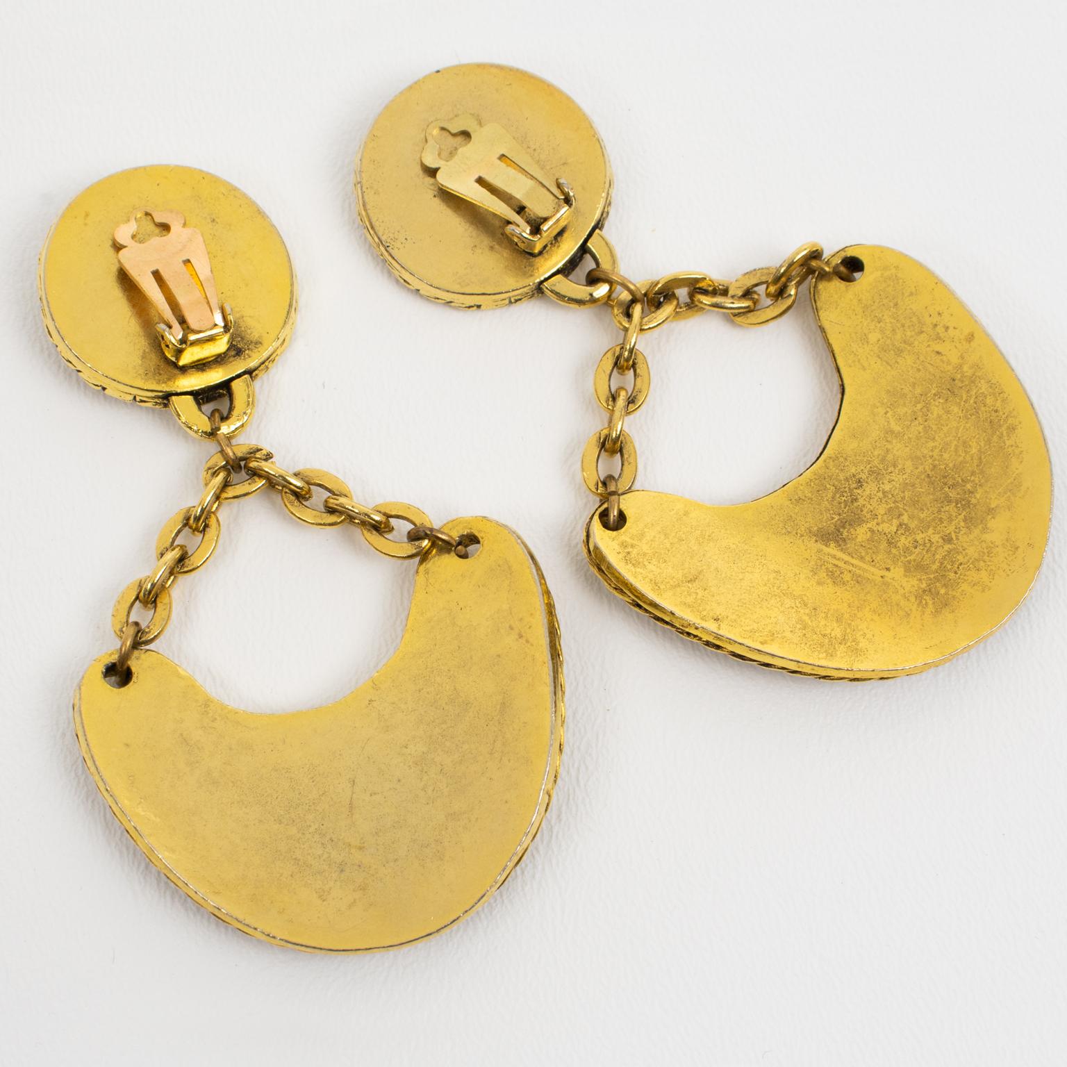 Mercedes Robirosa Style Gilt Metal Dangle Clip Earrings with Blue Cabochons In Good Condition For Sale In Atlanta, GA