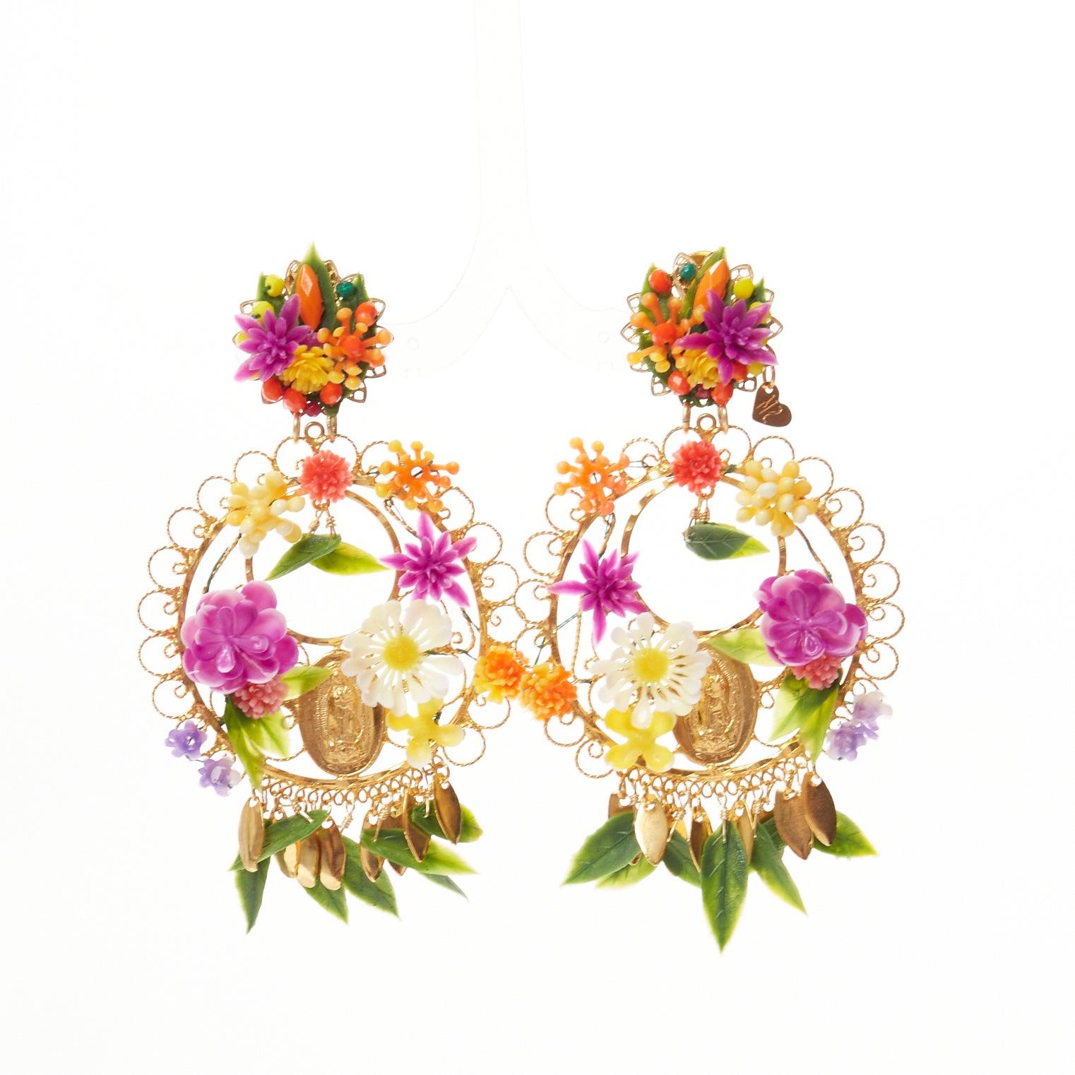 MERCEDES SALAZAR multicolour plastic flower gold rosary clip on earrings
Reference: AAWC/A01262
Brand: Mercedes Salazar
Material: Metal, Plastic
Color: Gold, Multicolour
Pattern: Floral
Closure: Clip On
Lining: Gold Metal

CONDITION:
Condition: Very
