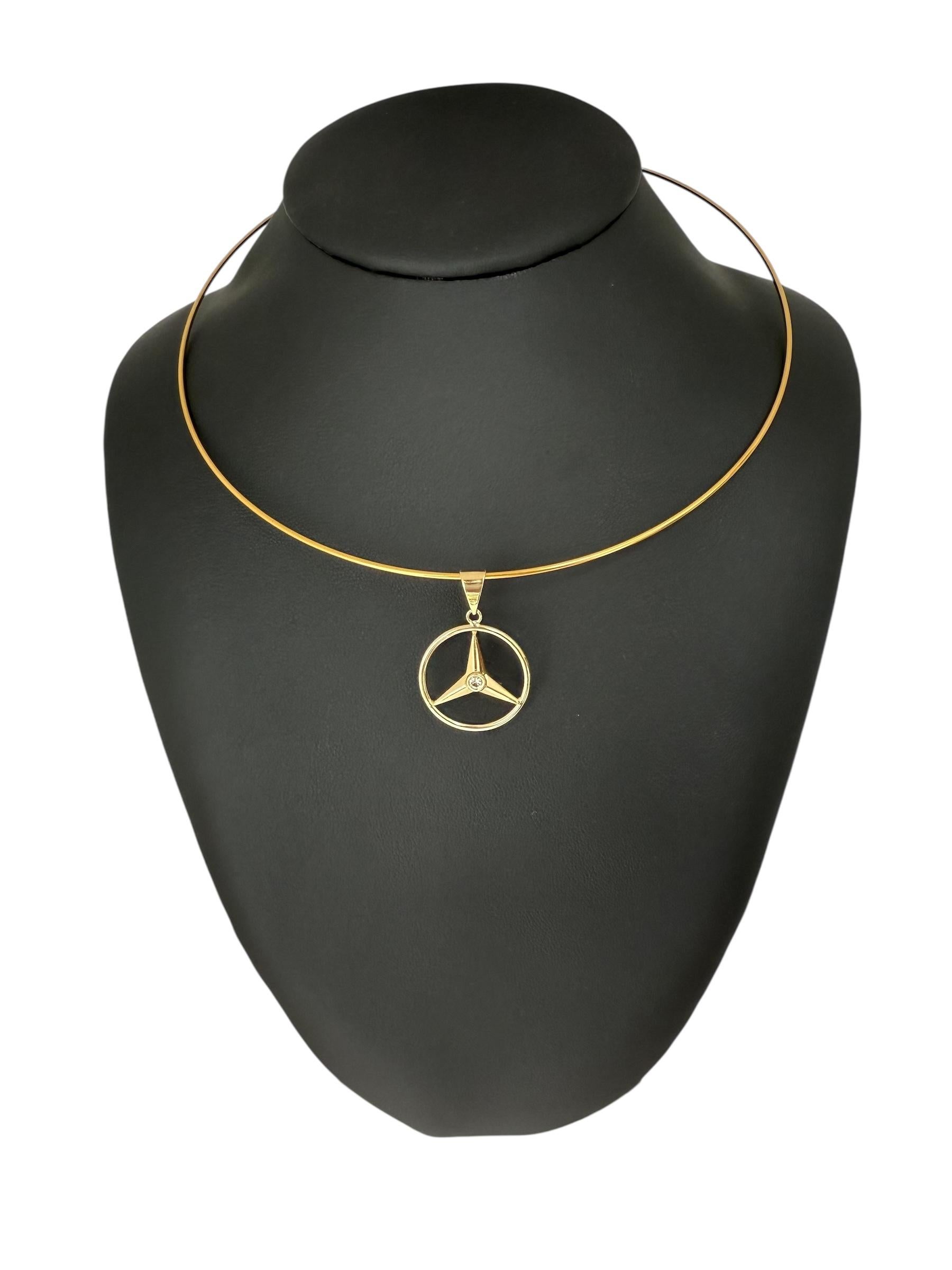 Pendentif en or jaune Mercedes avec diamant naturel en vente 1