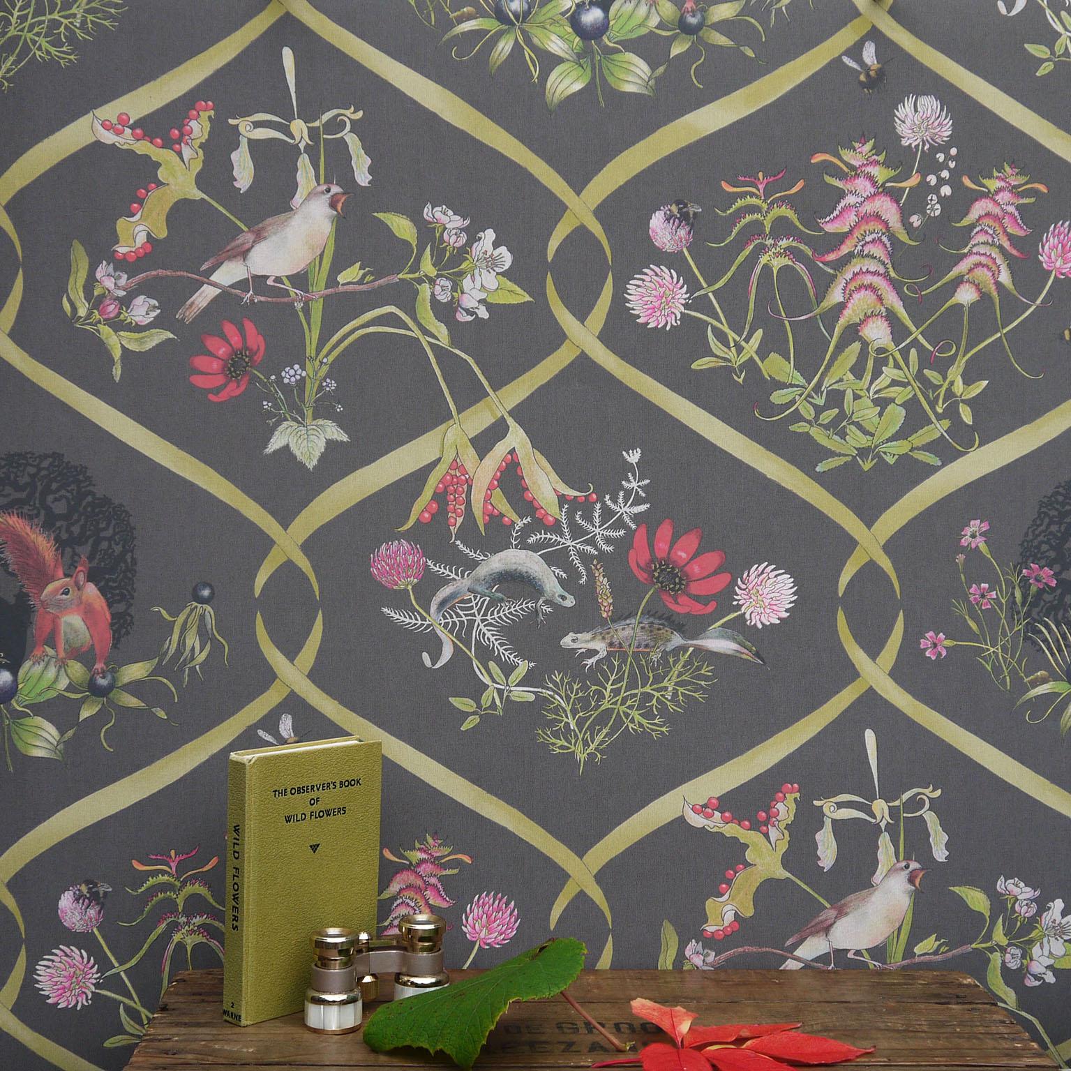 Collection: English Mercia: Mercia Ribbons
Product Code: 29
Color: Cream/Duck Egg
Roll dimensions: 70cm x 10m (27.6in x 10.9yards)
Area: 7sq.m (8.4 sq.yards)
Pattern repeat: Straight
Wallpaper: Non-woven 147gsm Uncoated

Fire rating: Fire certified