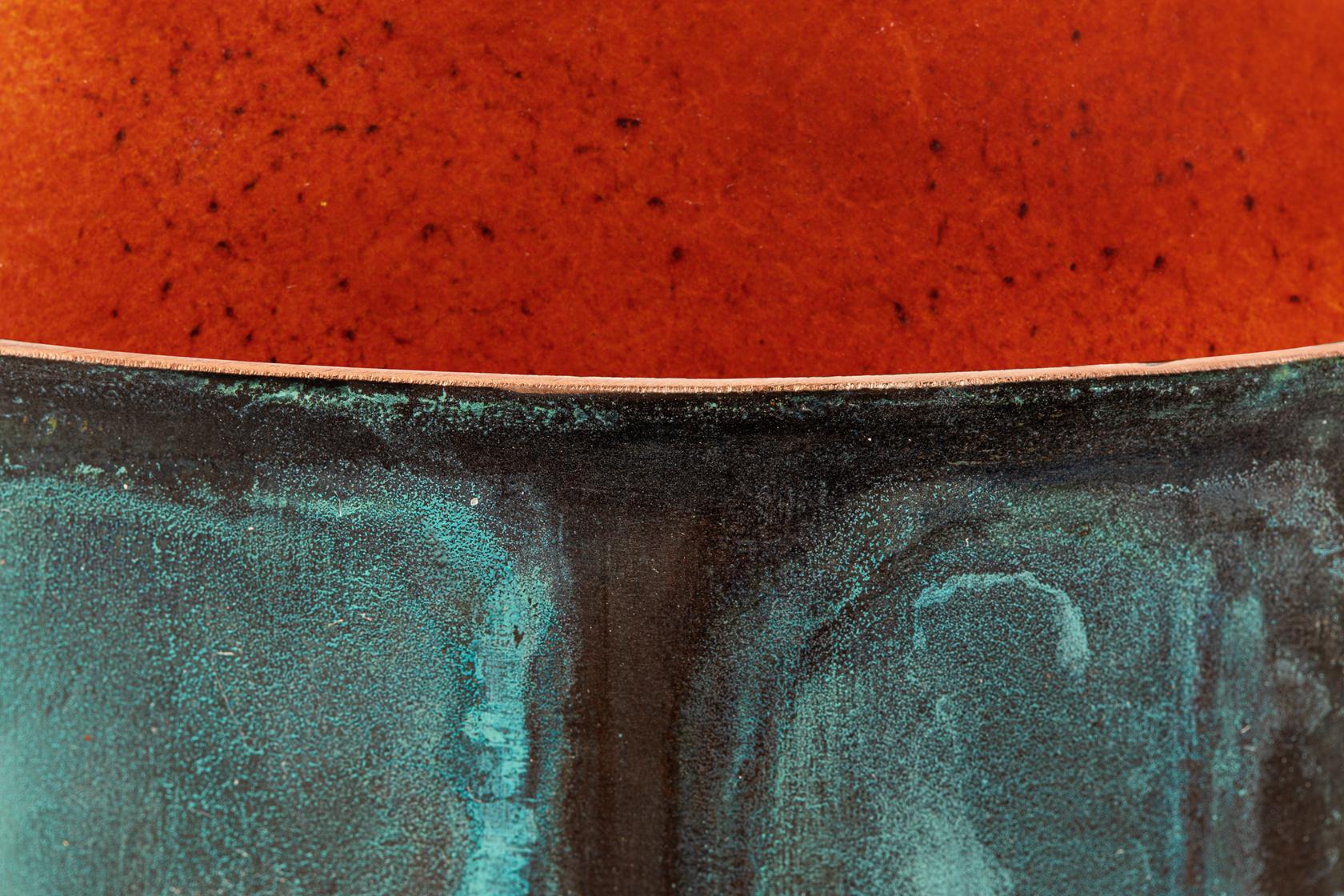 Rame Mercurio, vaso in rame con interno smaltato ed esterno brunito in vendita