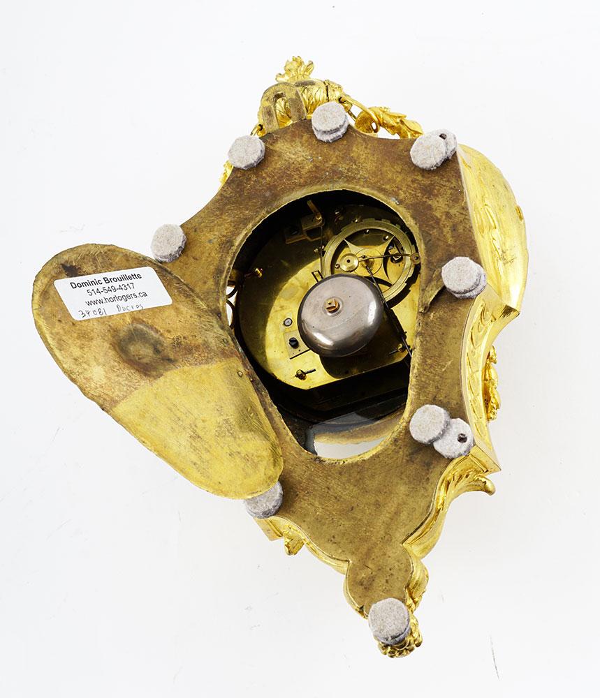Fino Reloj Cartel de Bronce Dorado de la Época Luis XV de Gilles L'aine en Bueno estado para la venta en Montreal, QC