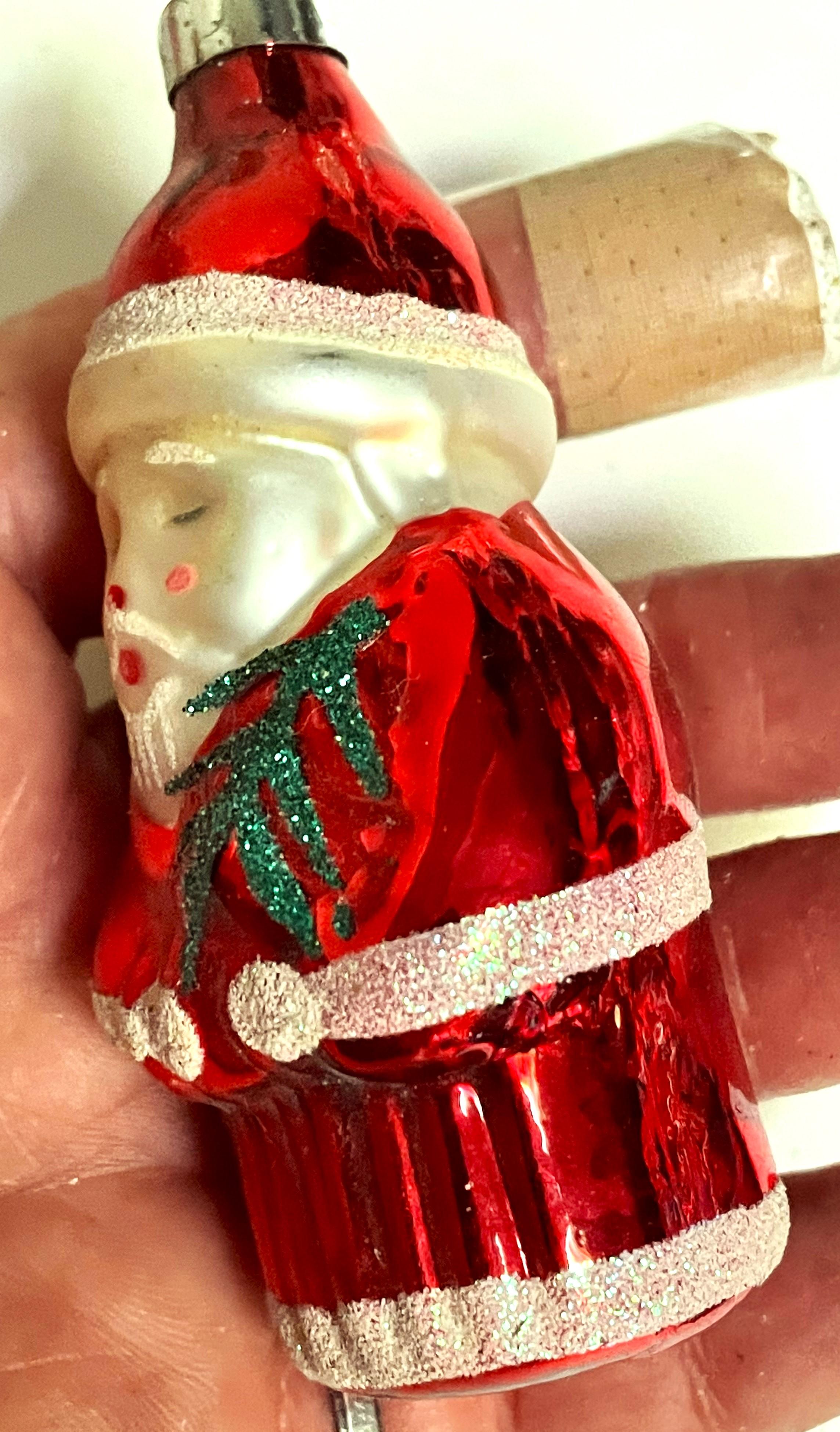 Sconosciuto Ornamento per albero di Natale in vetro Mercury con Babbo Natale che tiene in mano l'albero di Charlie Brown in vendita