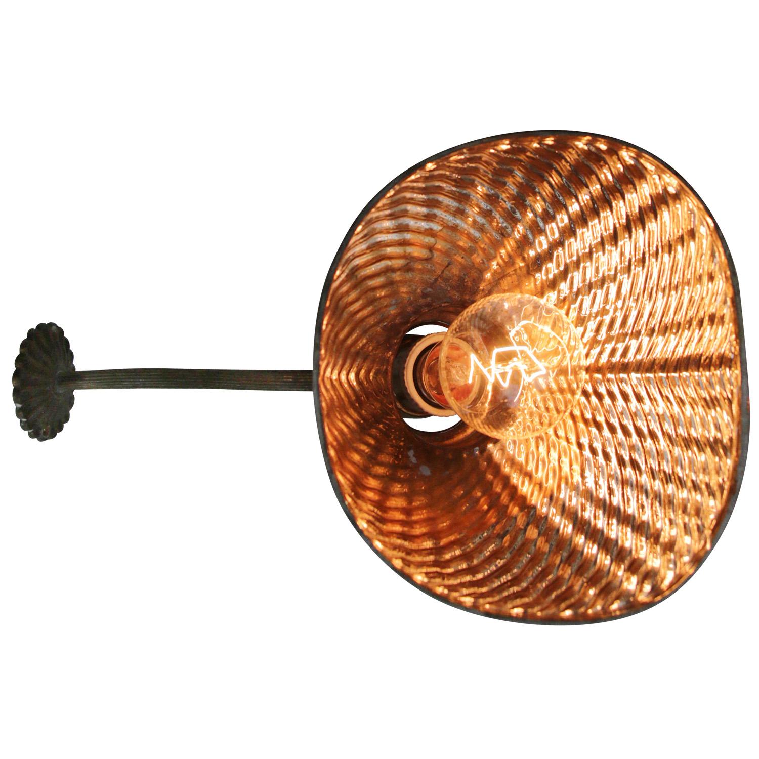 Mercury glass wall lamp
Brass with mirror glass shade

Measure: Diameter wall mount 5.5 cm

Weight: 0.40 kg / 0.9 lb

Priced per individual item. All lamps have been made suitable by international standards for incandescent light bulbs,