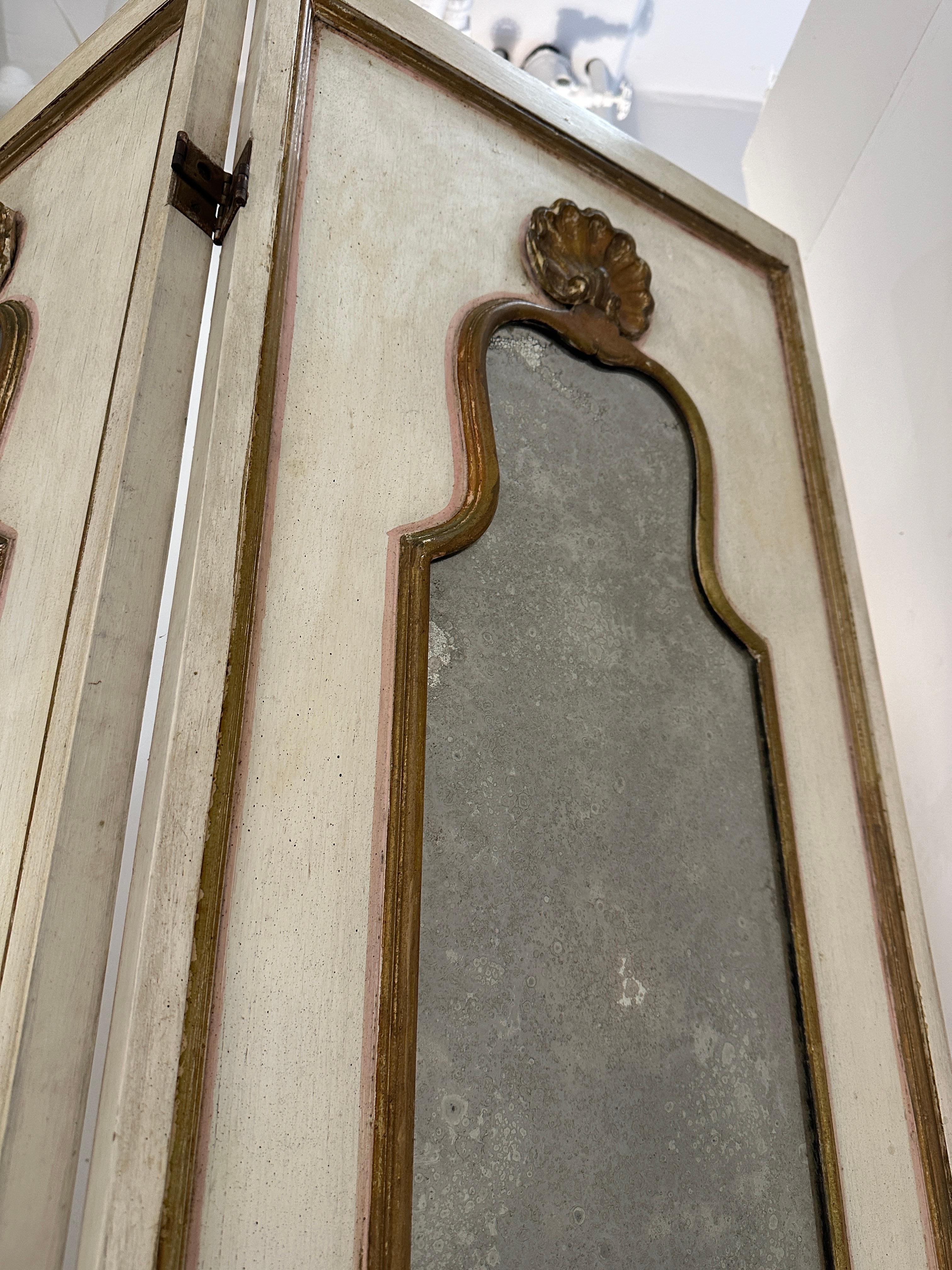 Hand-Carved Mercury Mirrored Hollywood Regency 4-Panel Screen, Italy c 1950s