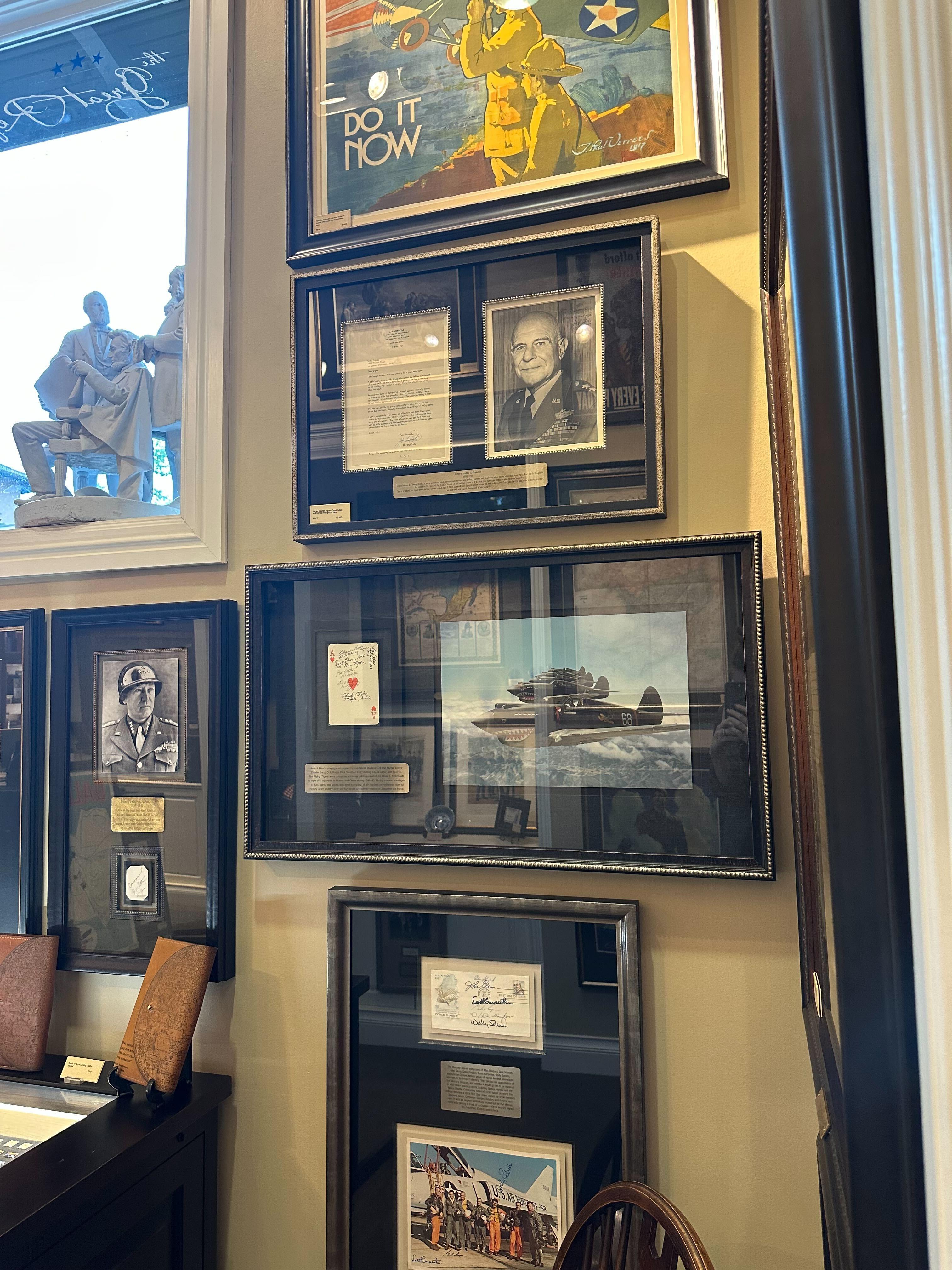 Collage firmato Mercury Seven Shepard, Glenn, Carpenter, Cooper, Slayton, Schirra in vendita 1