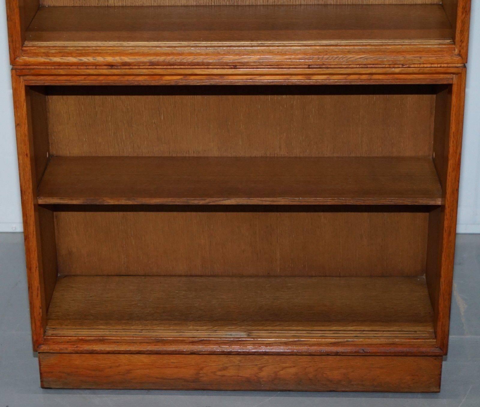 Meredew Furniture Bibliothèque empilable en chêne clair:: de style moderne du milieu du siècle:: fabriquée en Angleterre Bon état à West Sussex, Pulborough
