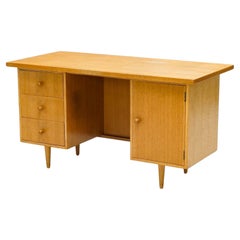 Bureau Meredew en Oak Oak Light