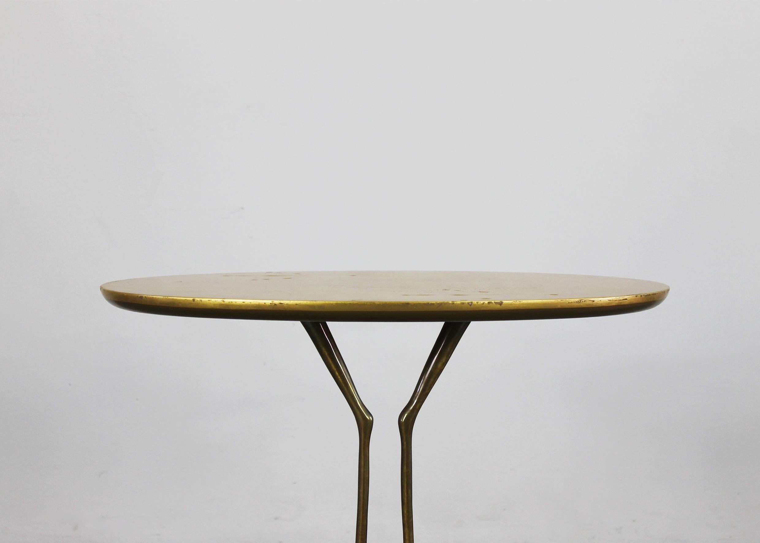 Meret Oppenheim Traccia Beistelltisch aus Holz mit Blattgold und Bronze von Gavina, 1980er Jahre im Angebot 3