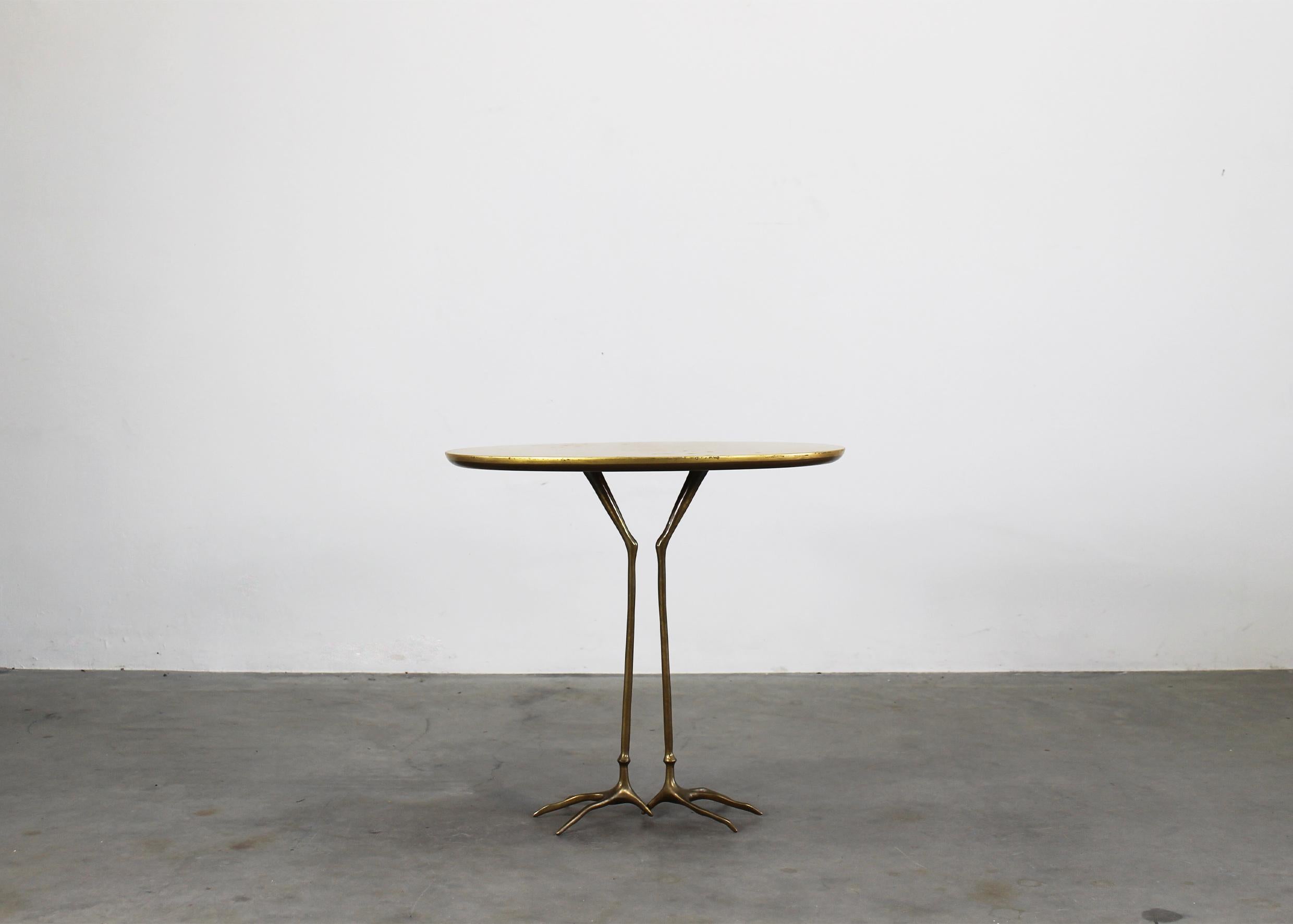 Meret Oppenheim Traccia Beistelltisch aus Holz mit Blattgold und Bronze von Gavina, 1980er Jahre (Gegossen) im Angebot