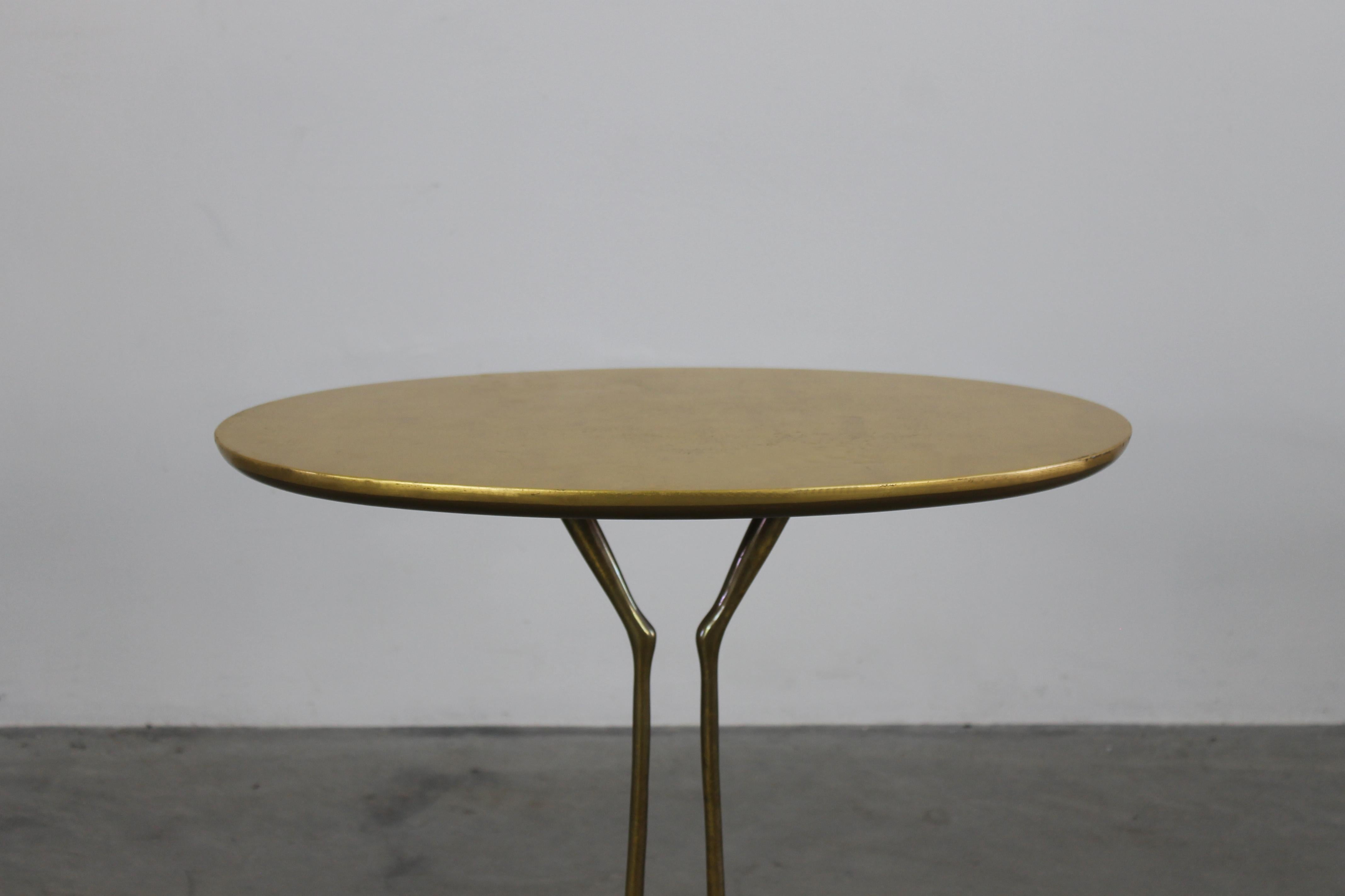 Moulage Table d'appoint Traccia Meret Oppenheim en bois, feuille d'or et bronze Gavina 1980 en vente