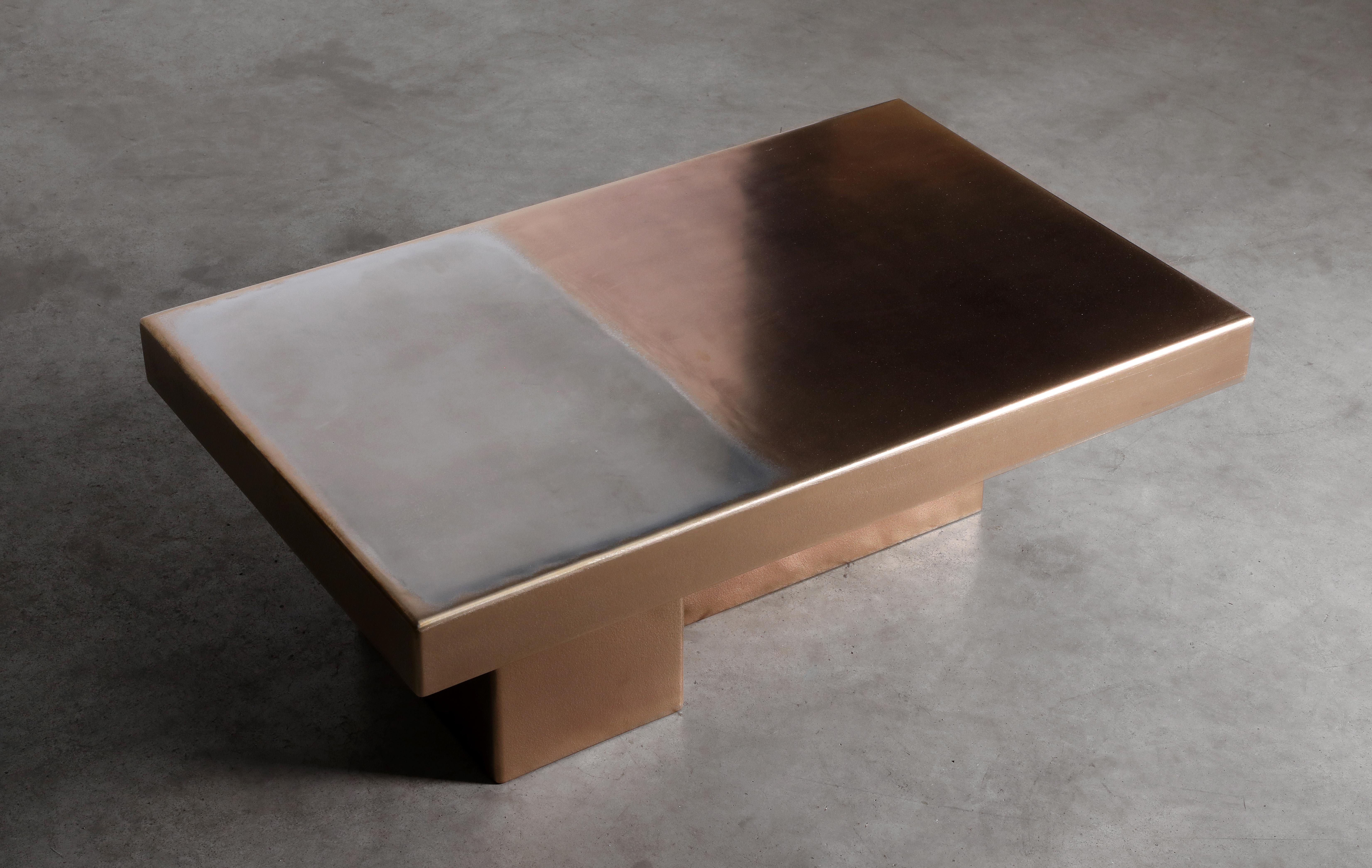 Fait main Table basse Marcin Rusak, Merging Metals 100-1, finition bronze/Zinc en vente