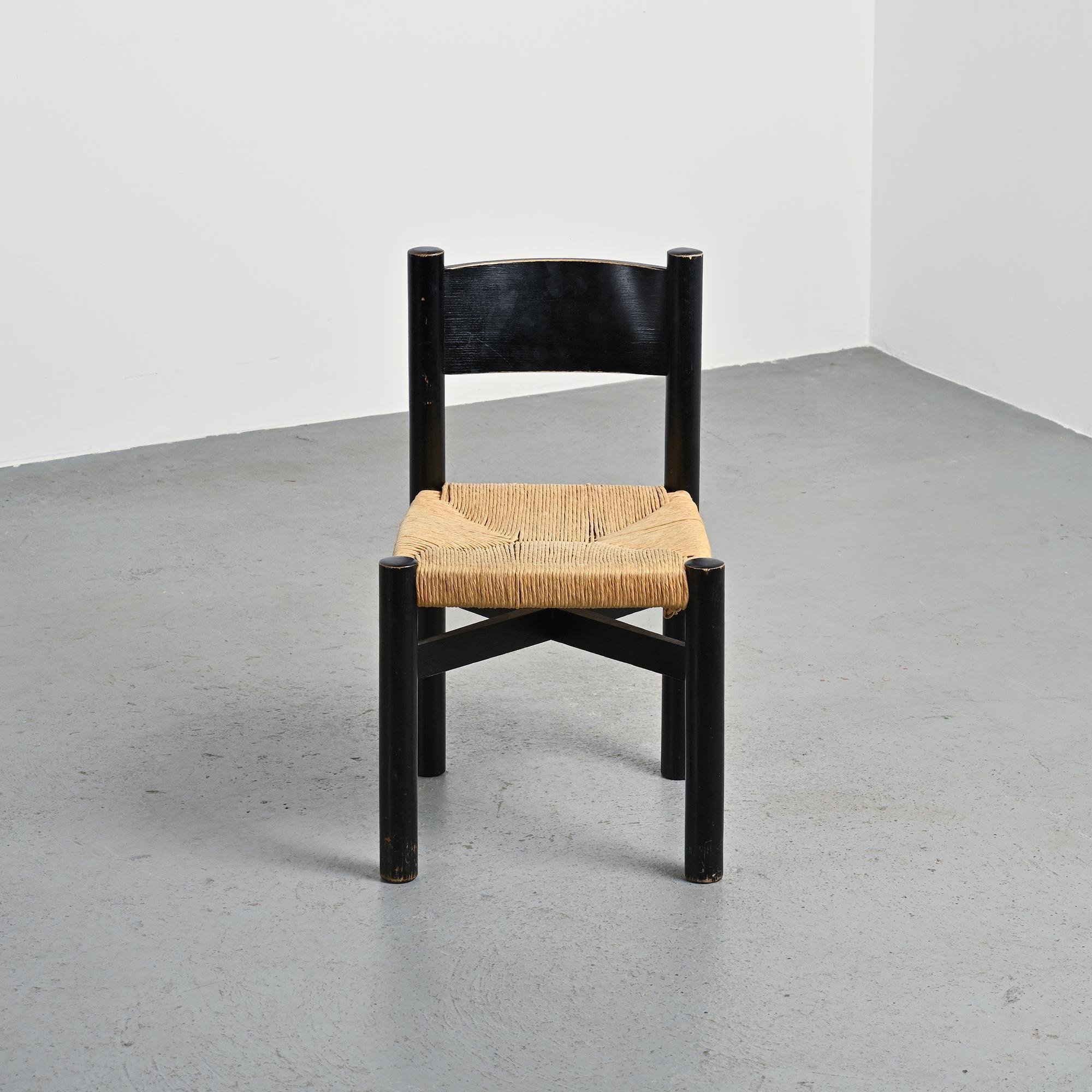 Meribel Stuhl aus schwarz gebeizter Esche, Charlotte Perriand, um 1950 (Französisch) im Angebot