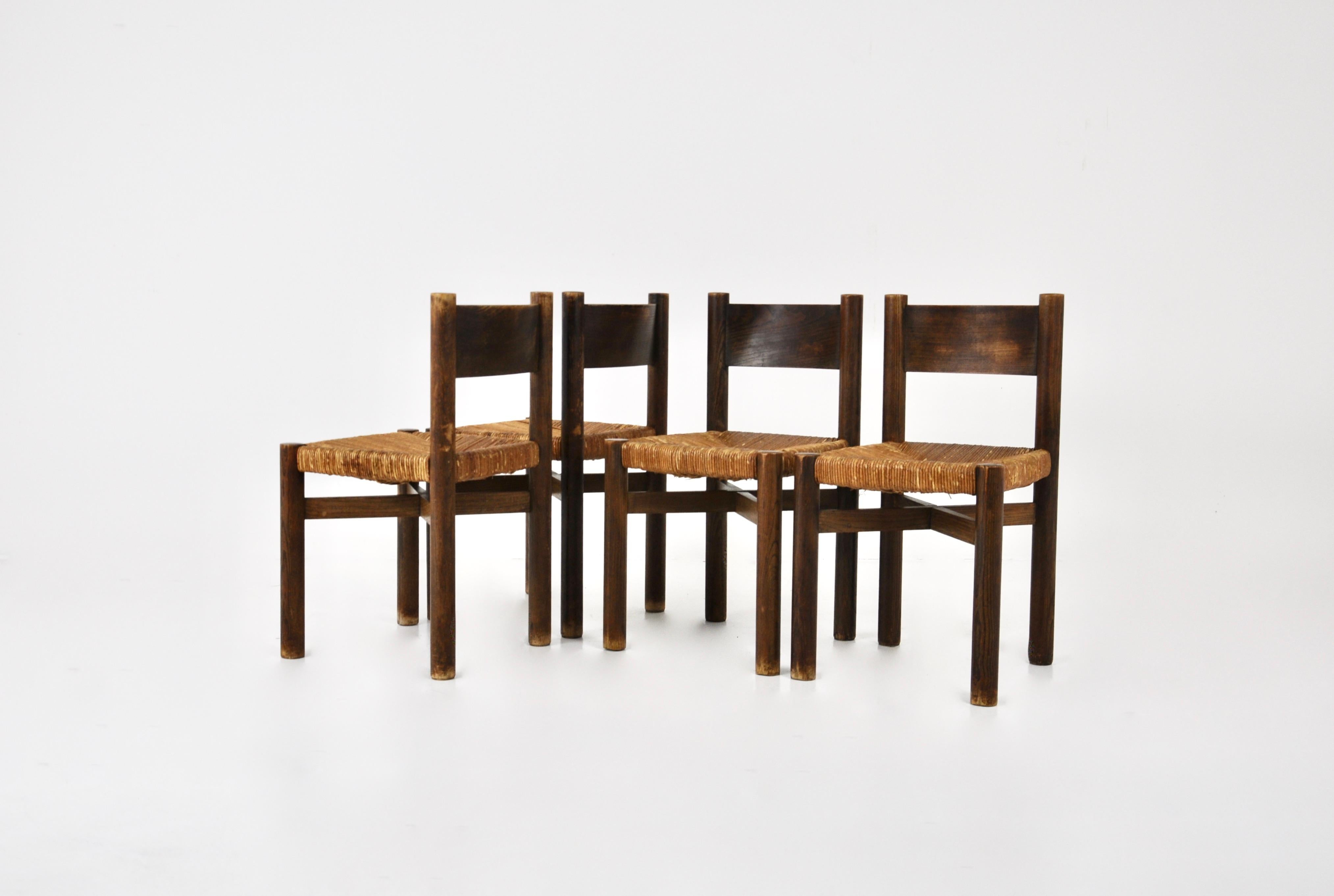 Set of 4 wooden chairs with straw seat designed by Charlotte Perriand in the 1950s, model: Meribel. Seat height: 45 cm. Wear due to time and age of the chair.
FOR SHIPPING, REQUEST US FOR RECEIVE THE BEST PRICE
