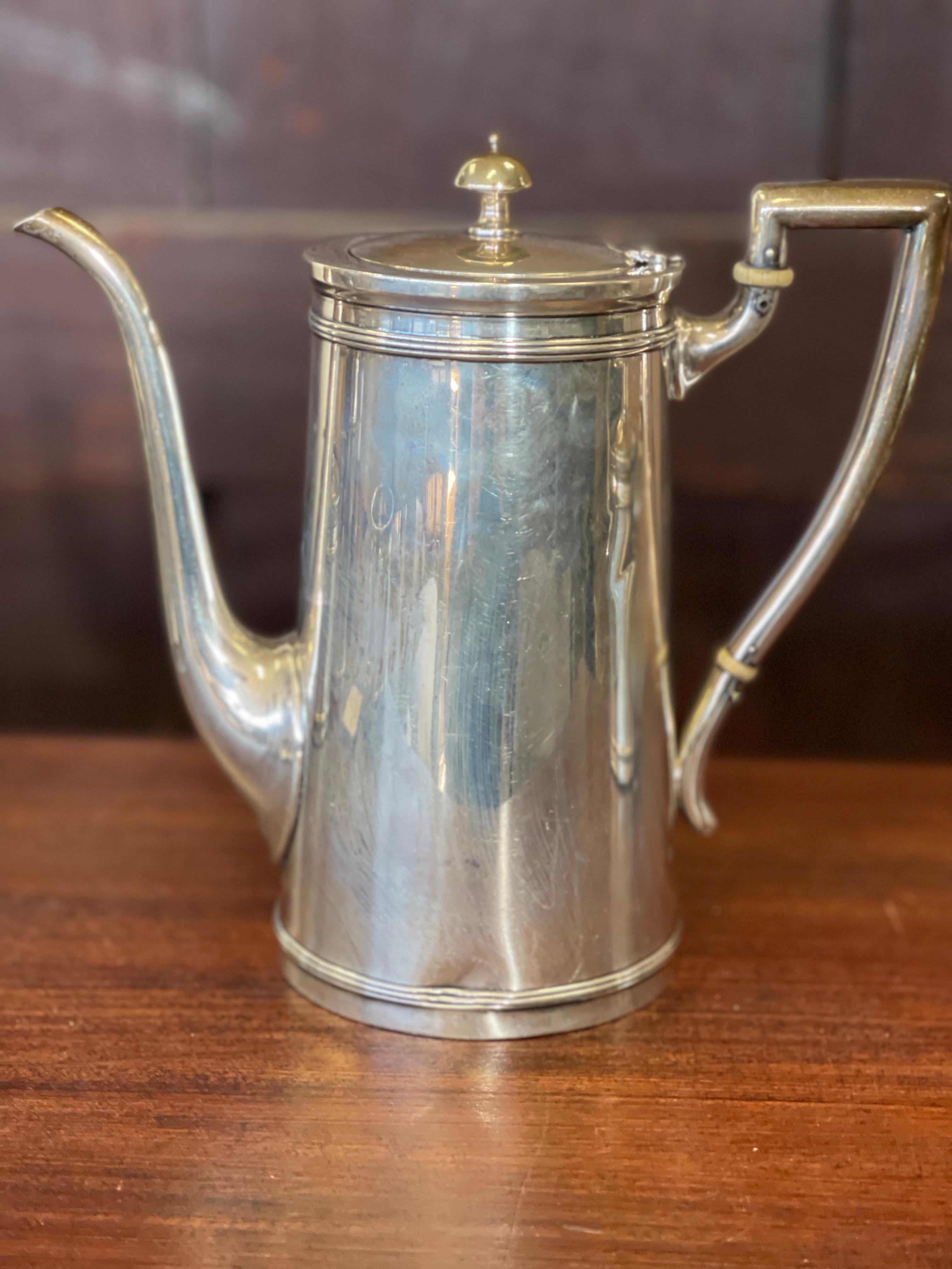 Meriden Britannia 5-Piece Sterling Silver Tea Coffee Set Service 2132 Grams In Good Condition In West Hartford, CT