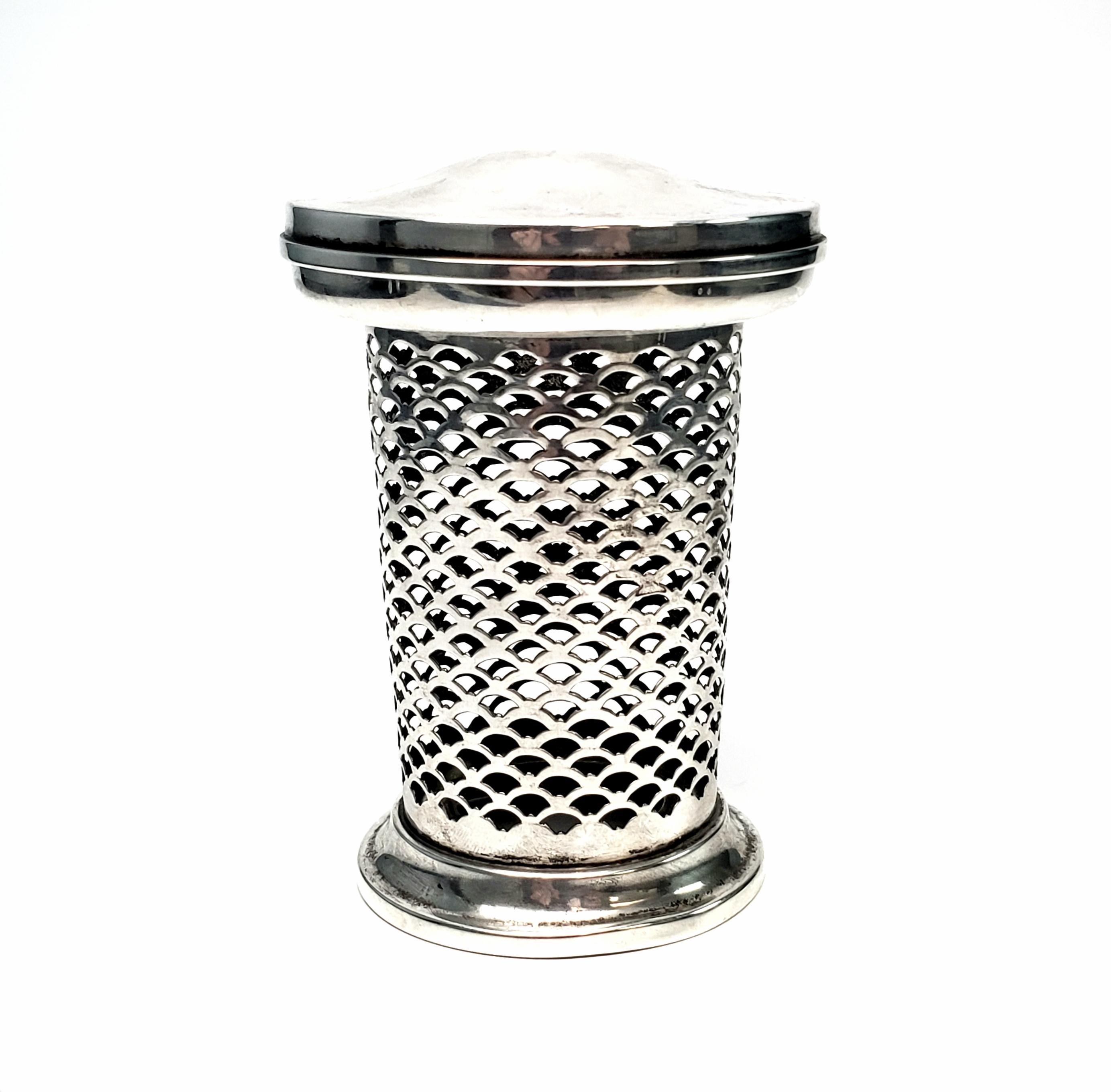 Meriden Brittania Co. Reticulated Sterling Silver Jar, No Insert In Good Condition In Washington Depot, CT