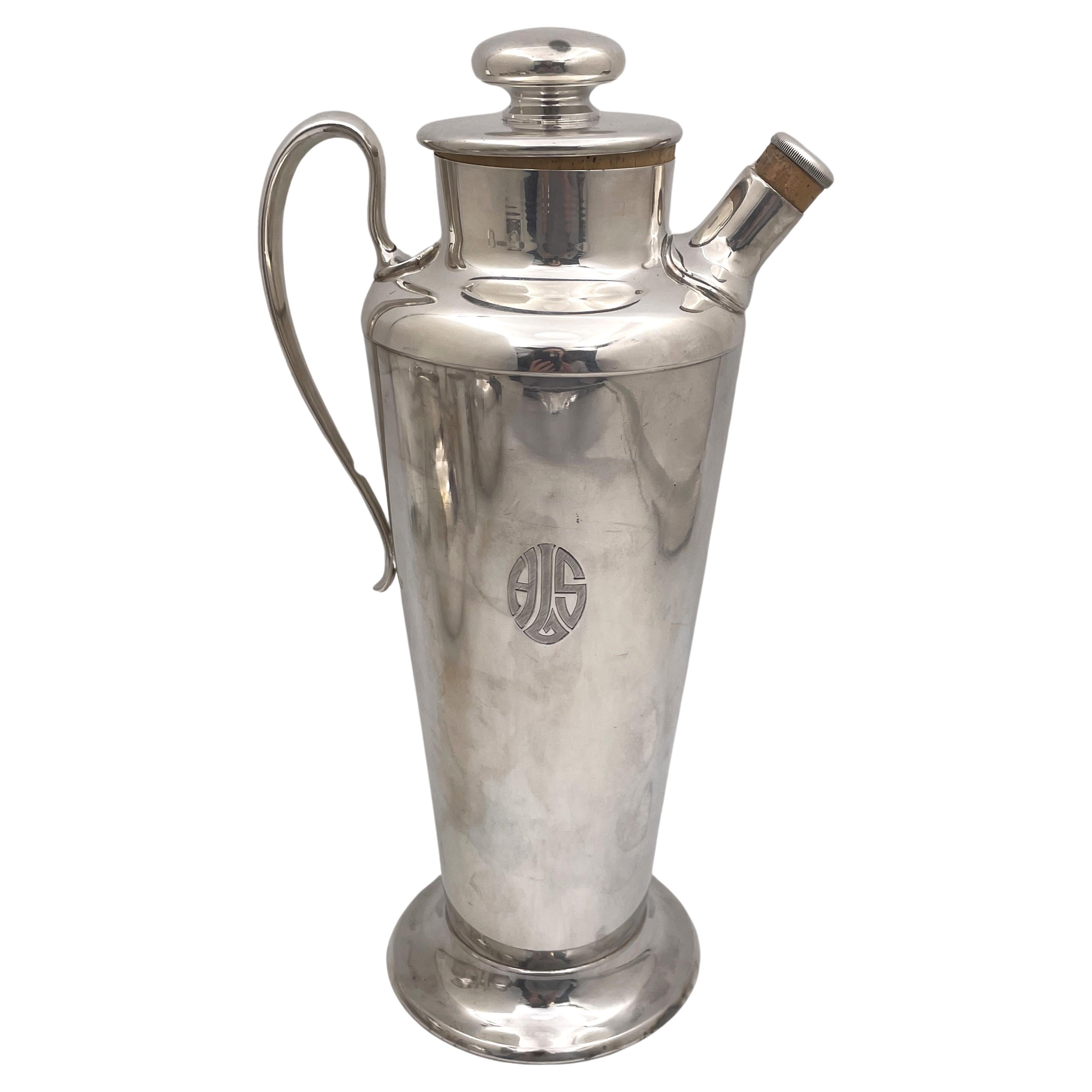 Meriden for International Sterling Silver Cocktail Shaker in Mid-Century Modern  im Angebot