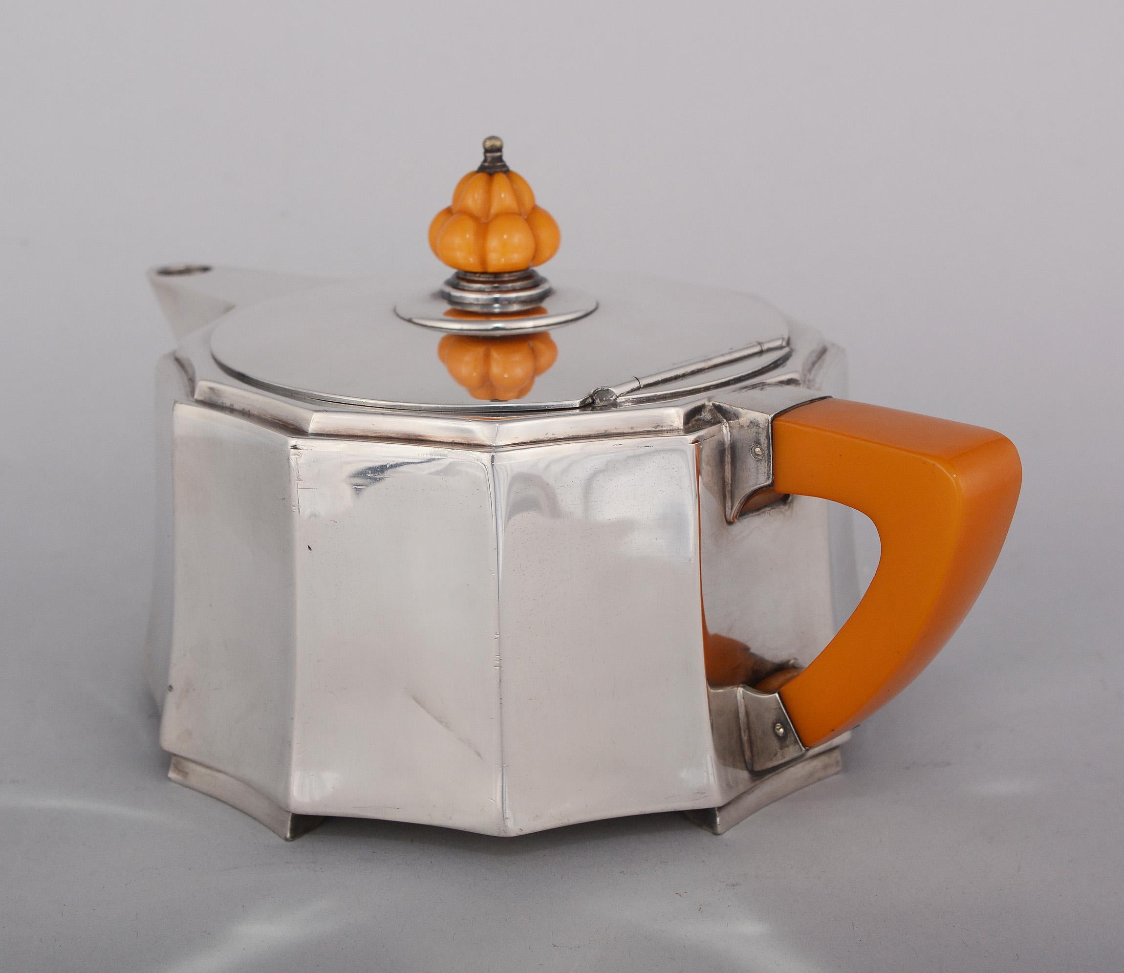 Meriden Silver Plate Company Art Deco Tea Set In Good Condition In San Mateo, CA