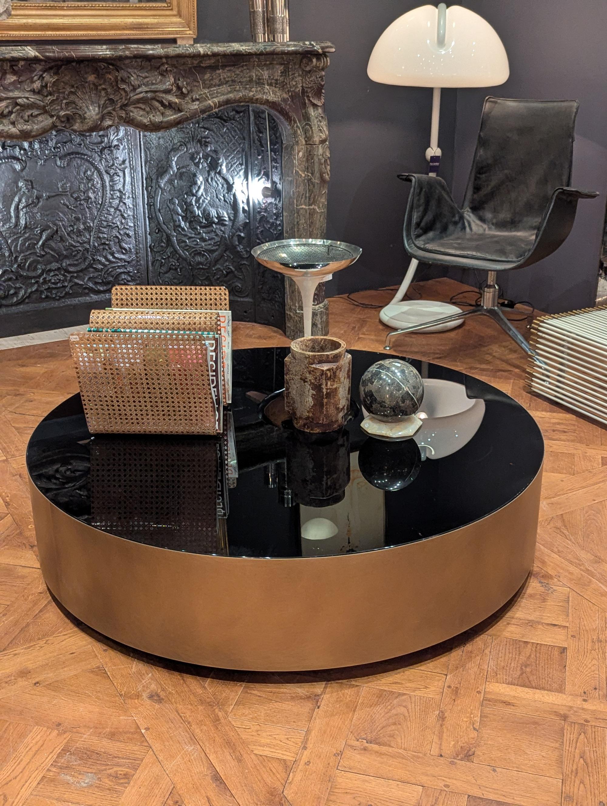 Meridiani BELT Table basse ronde en laiton et verre fumé par Andrea Parisio en vente 5