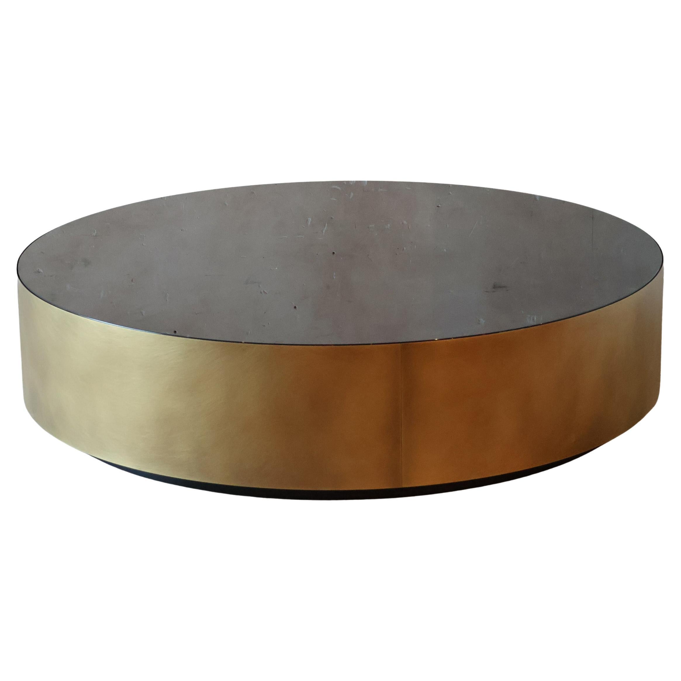 Meridiani BELT Table basse ronde en laiton et verre fumé par Andrea Parisio en vente