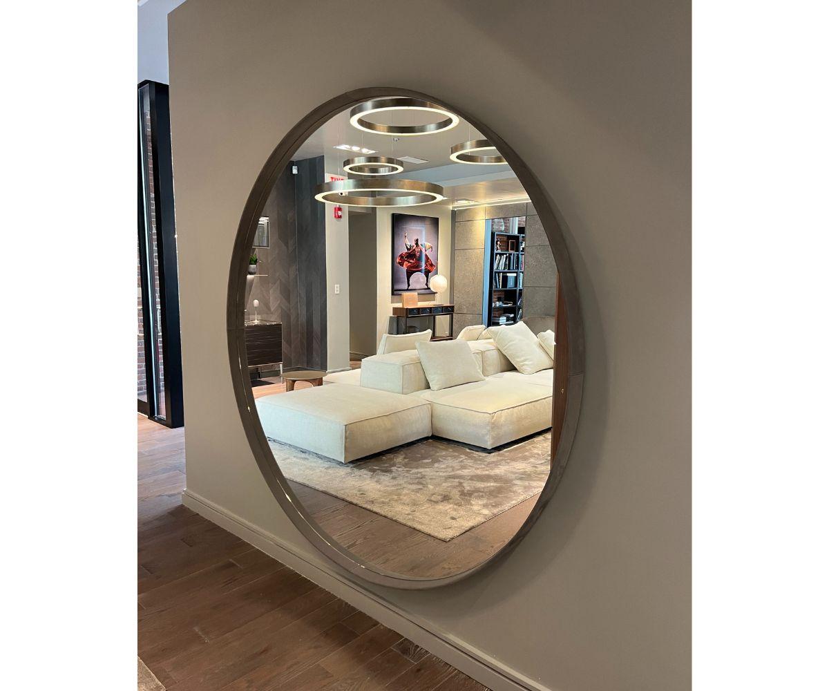Meridiani-Spiegelspiegel aus Birkenholz mit Rahmen aus Lederbezug im Zustand „Neu“ im Angebot in Boston, MA