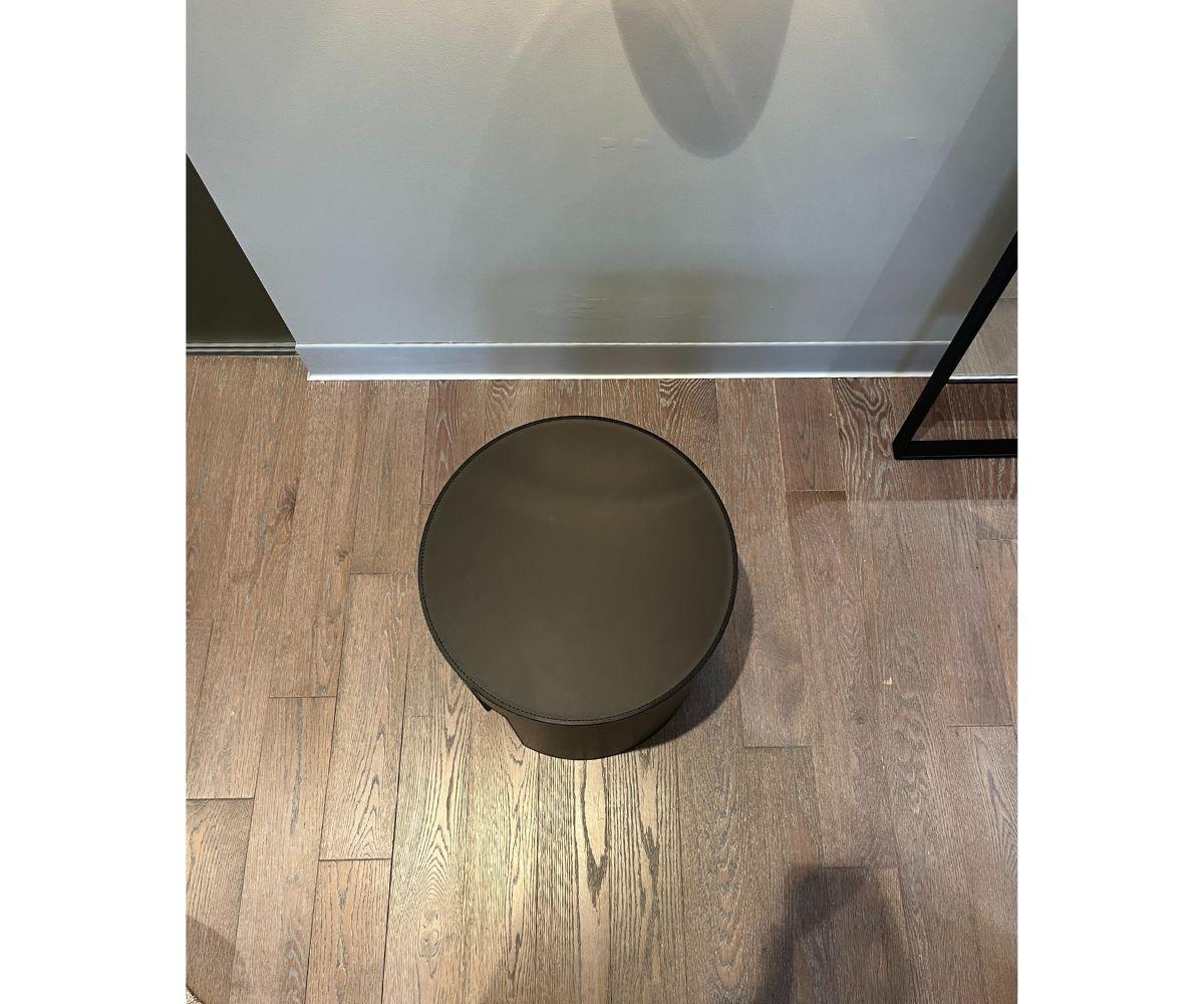 Mesa auxiliar de cuero negro Meridiani Gong en Excelente estado para la venta en Boston, MA
