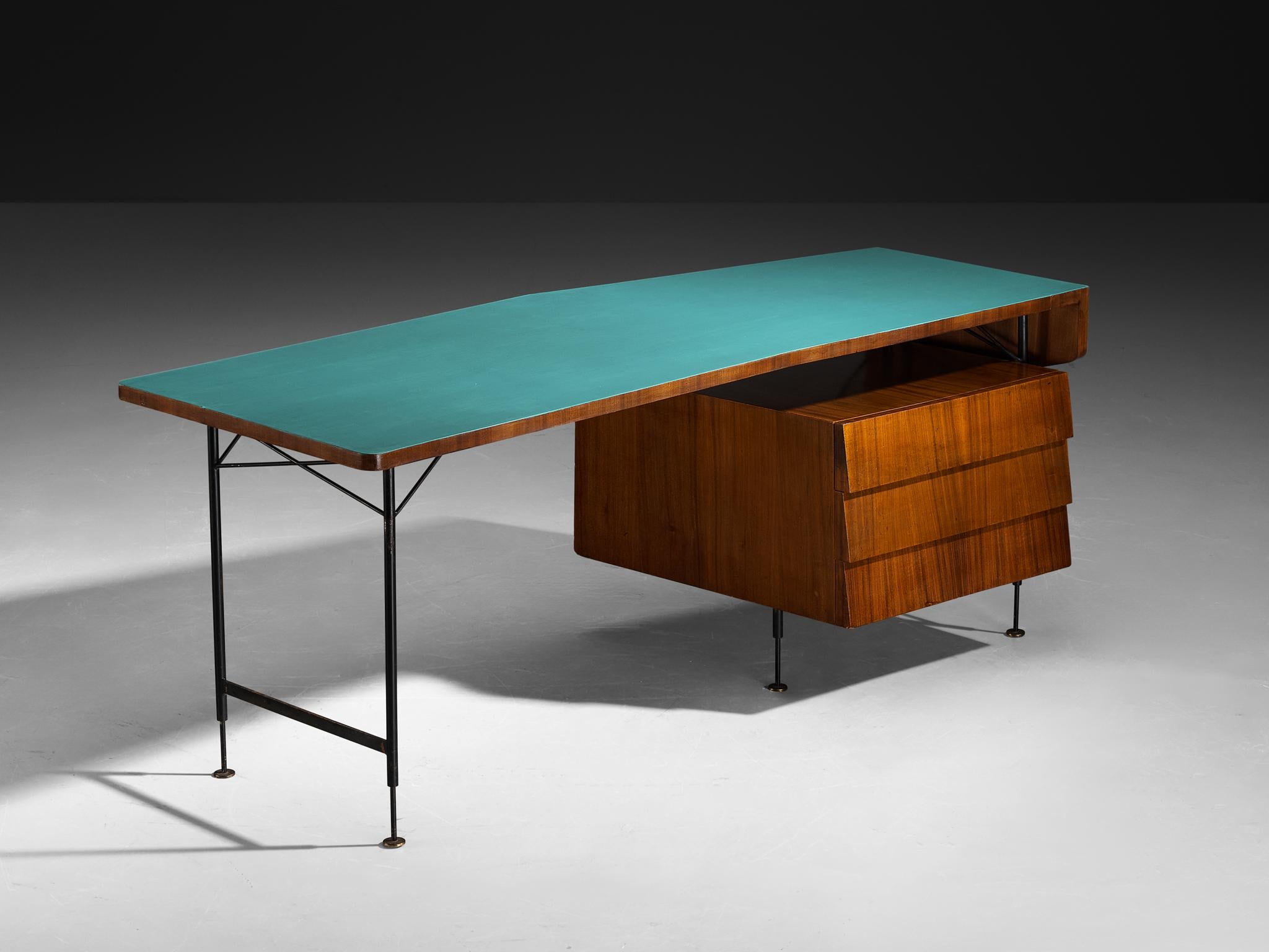 Merighi & Dall'Olmo, lackiertes Eisen, Teakholz, lackiertes Holz, Messing, Cantù, Italien, 1950er Jahre

Dieser raffinierte Schreibtisch von Merighi & Dall'Olmo wurde in den 1950er Jahren in Italien hergestellt. Teakholz, Messing und feines