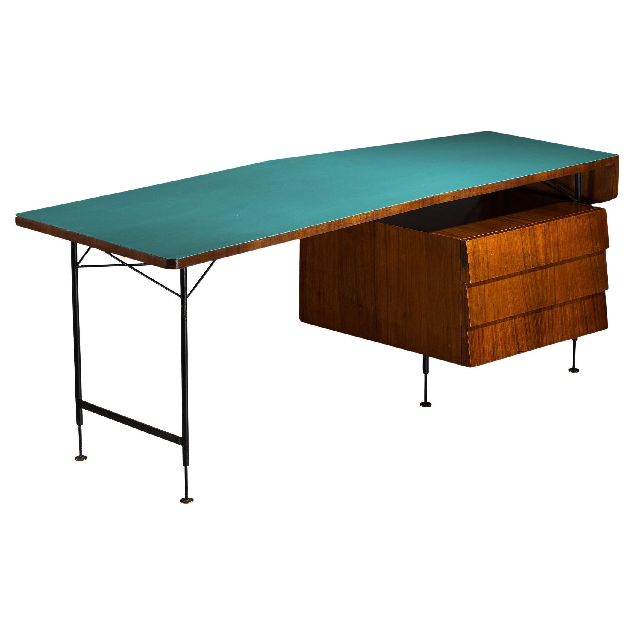 Merighi & Dall'Olmo Italienischer Schreibtisch aus Teakholz, Eisen und türkisblauer Platte 1950er Jahre im Angebot