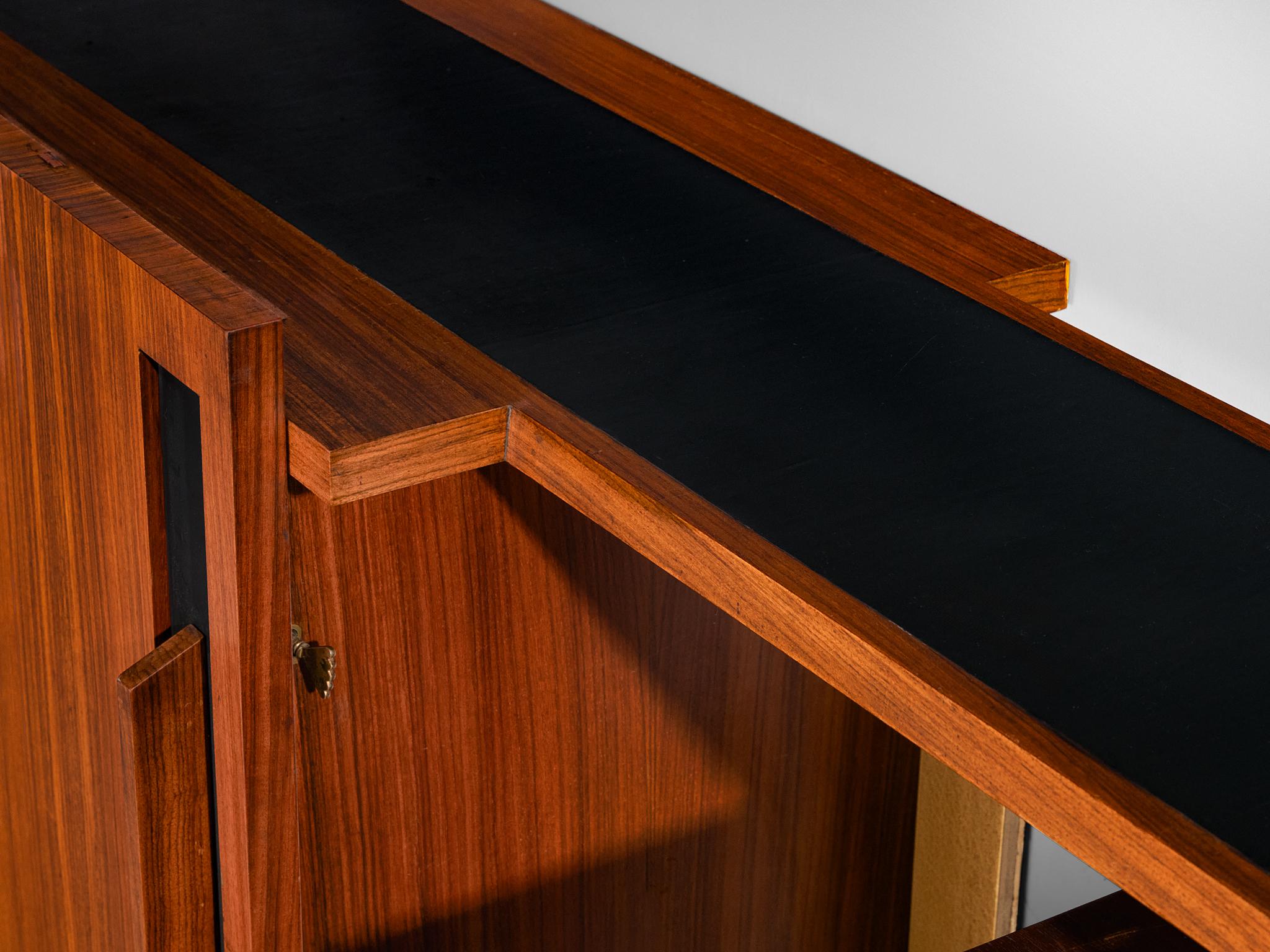 Merighi & Dall'Olmo Italienisches schwebendes Wand-Sideboard aus Teakholz 1950er Jahre (Mitte des 20. Jahrhunderts) im Angebot