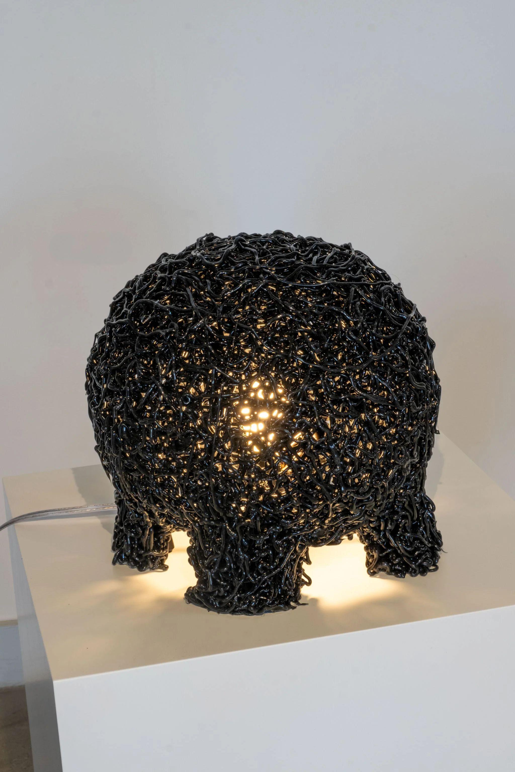 Postmoderne Lampe Meritalia / Noir par Gaetano Pesce en vente