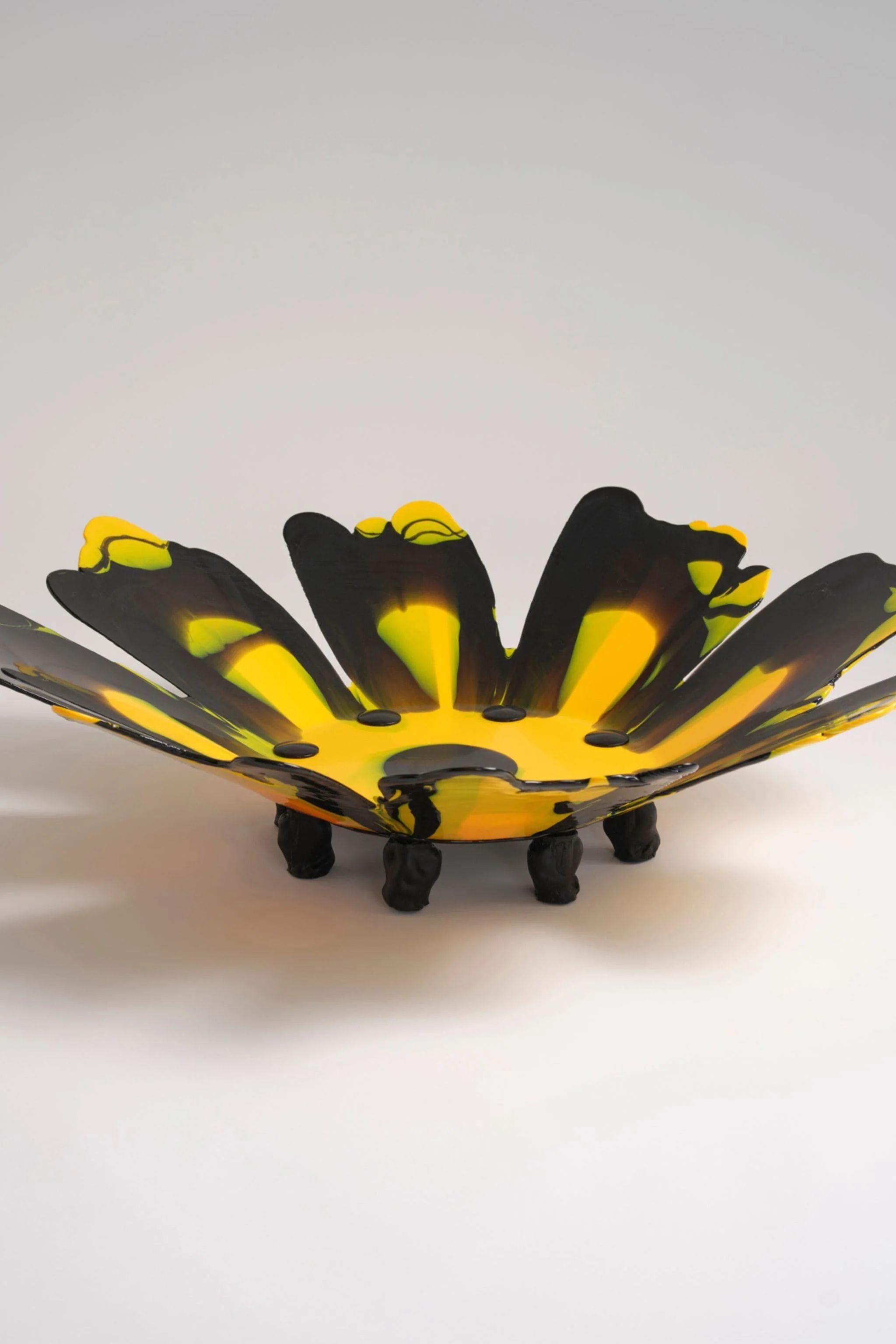 Meritalia Papavero Vase / Black and Yellow by Gaetano Pesce For Sale 1