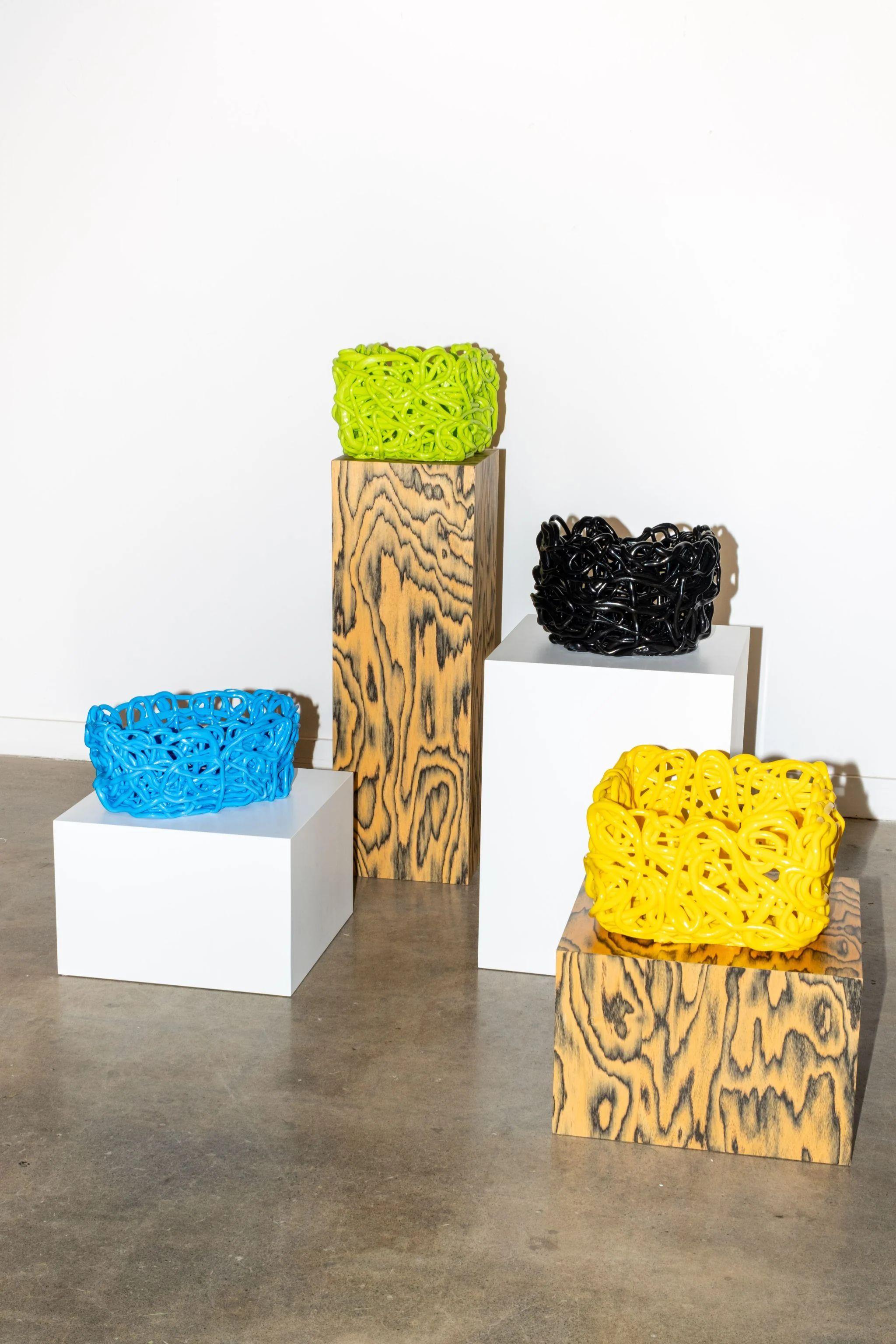 Meritalia SENZAFINE Runder Korb, Medium / Schwarz von Gaetano Pesce (Kunststoff) im Angebot