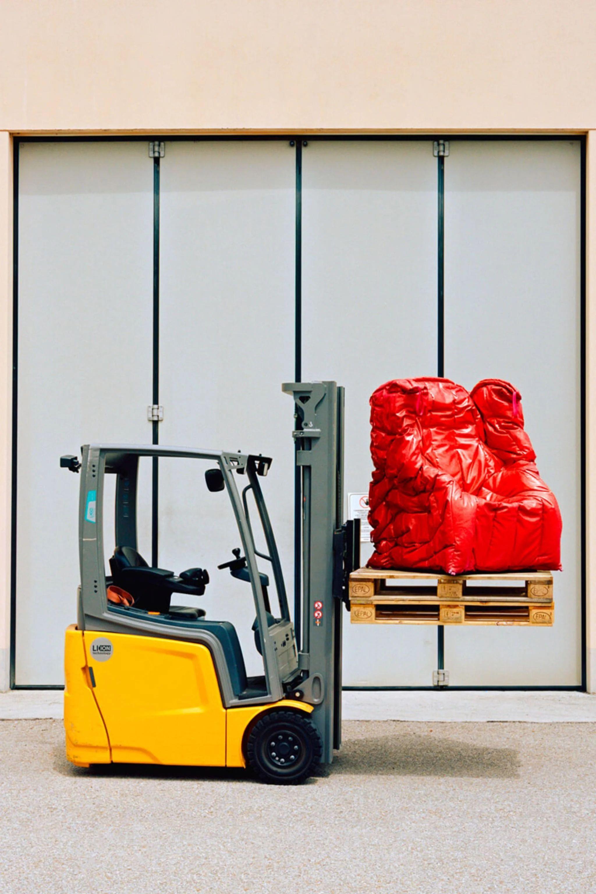 Meritalia Shadow Chair, Red by Gaetano Pesce For Sale 4