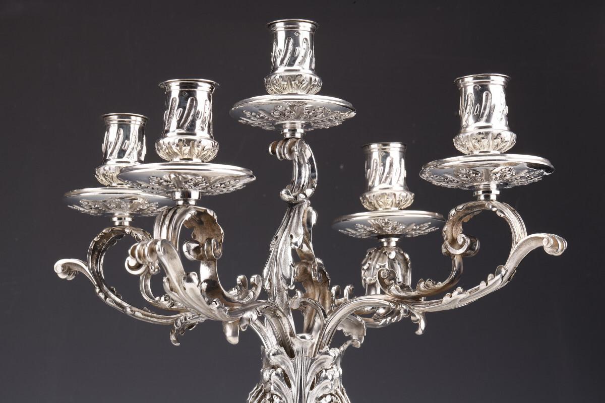 Merite - Coppia di candelabri in argento del XIX secolo in vendita 2