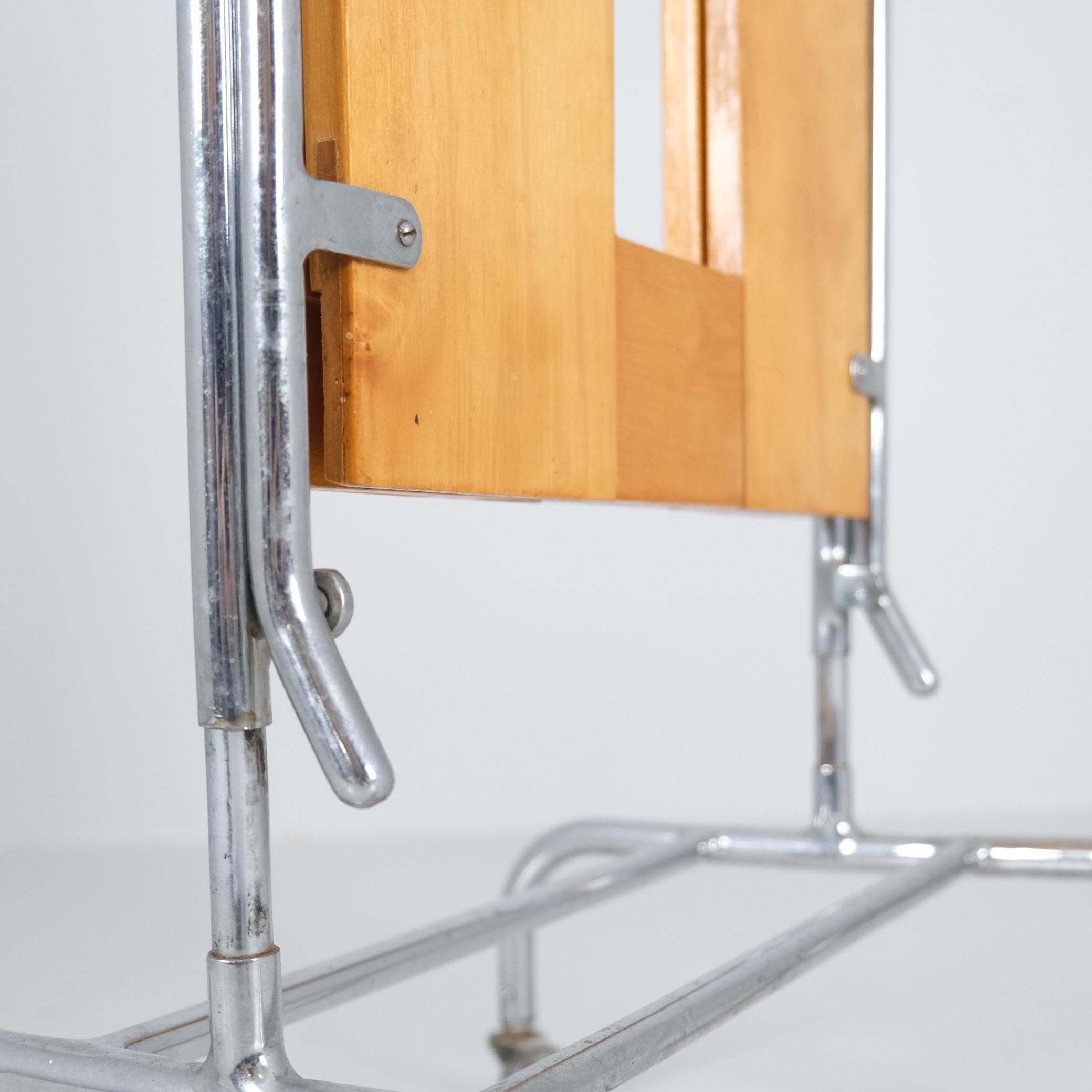 Valet de chambre et presse à pantalons Merivaara en bouleau et acier tubulaire, Finlande, années 1940 en vente 11