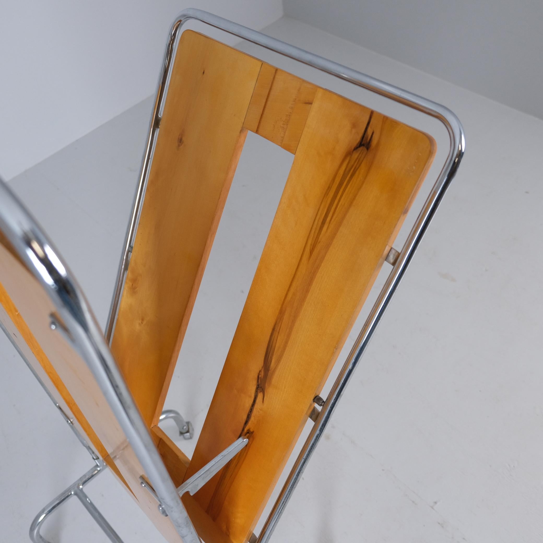 Valet de chambre et presse à pantalons Merivaara en bouleau et acier tubulaire, Finlande, années 1940 en vente 1