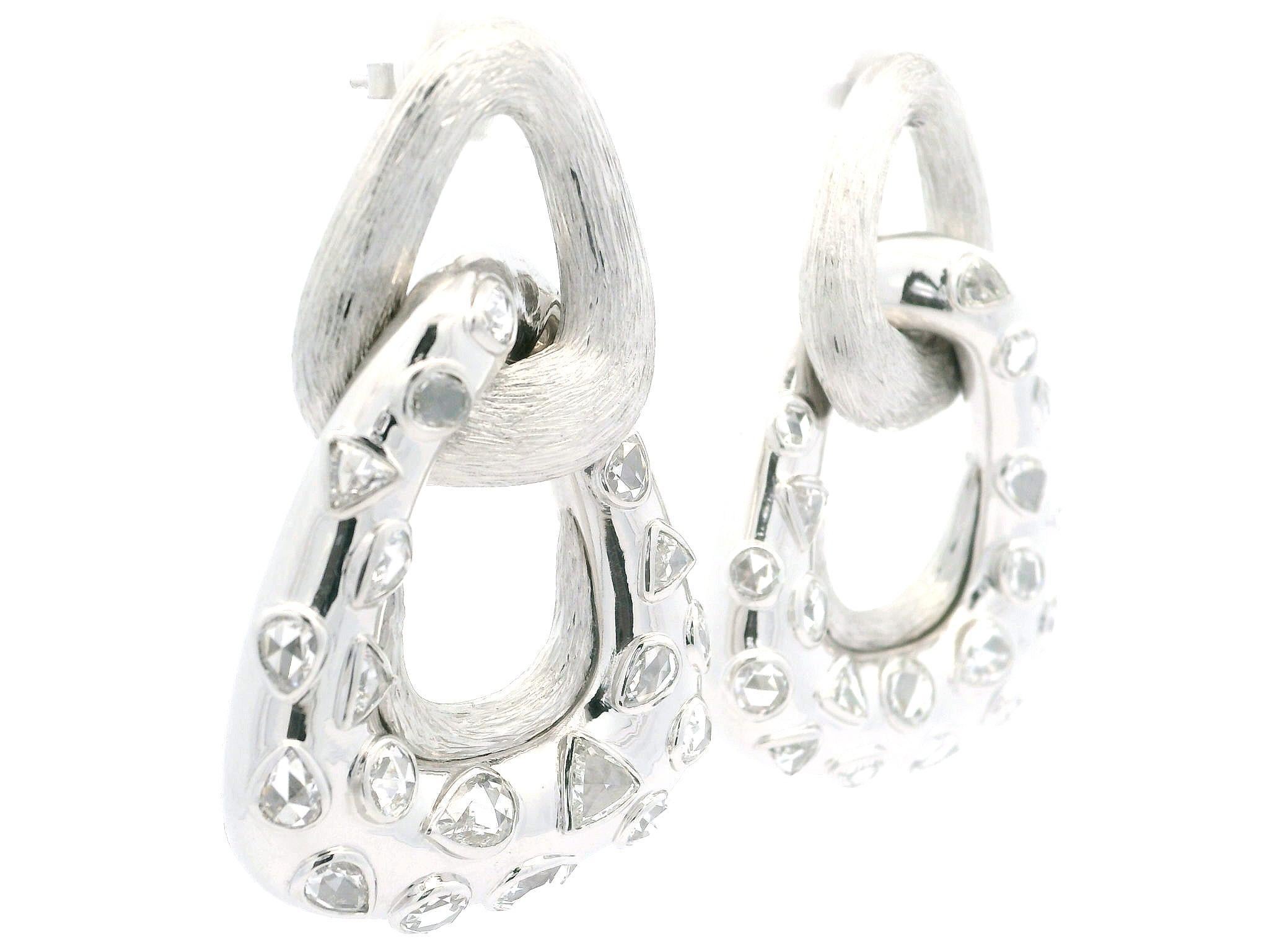 Meriwether 18k Gold 6,50ctw Lünette Rose Cut Diamant gebürsteter Türknocker-Ohrring (Rosenschliff) im Angebot