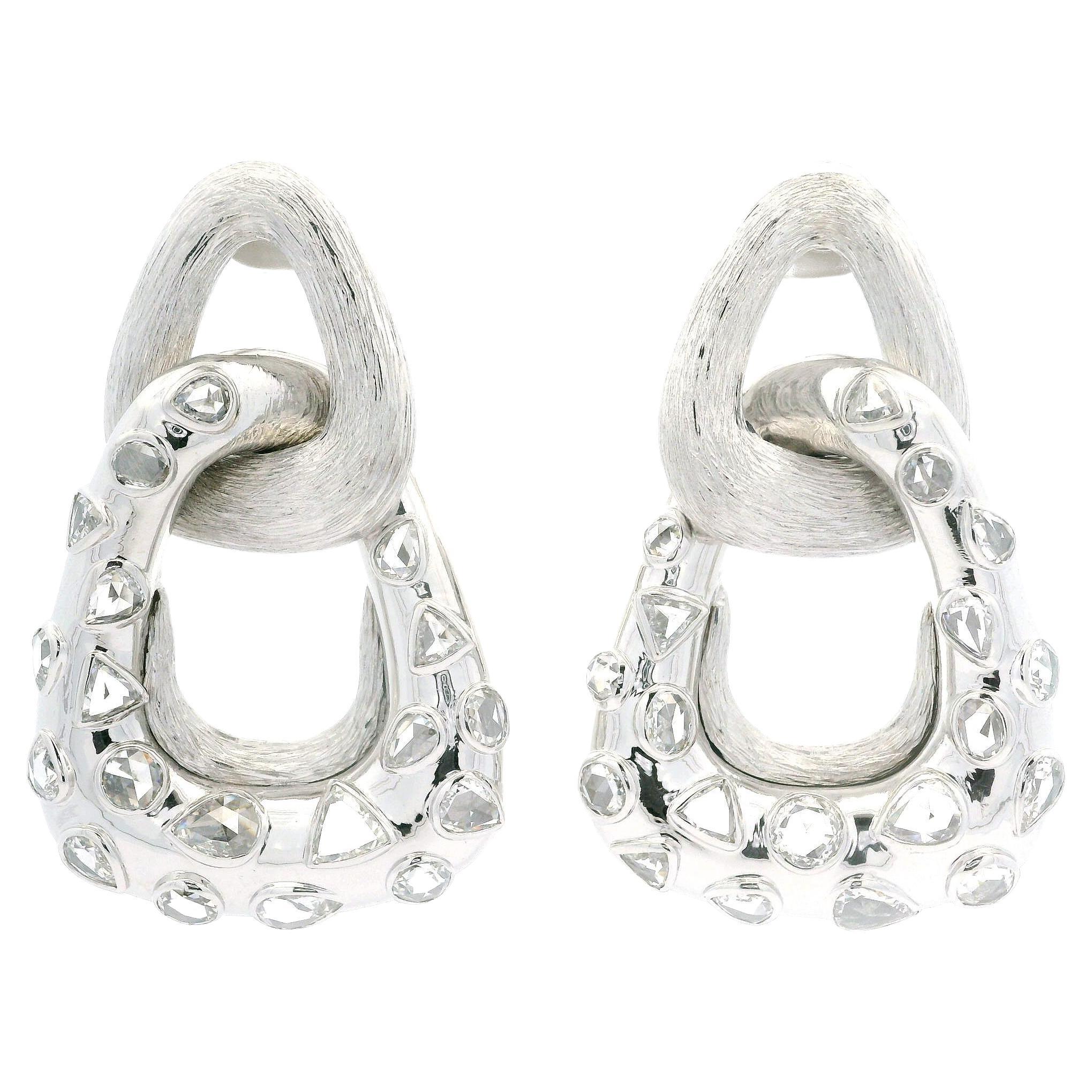 Meriwether 18k Gold 6,50ctw Lünette Rose Cut Diamant gebürsteter Türknocker-Ohrring im Angebot