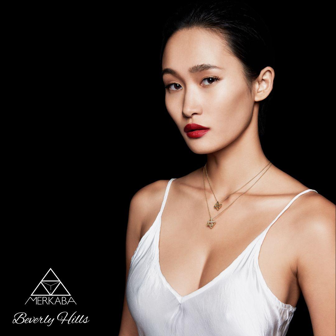 Merkaba Necklace 18K Yellow Gold – 1stDibs Jewelry for Spiritual Elegance In New Condition For Sale In Beverly Hills, CA