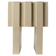 Comodino in ceramica beige Merlate di Patricia Urquiola