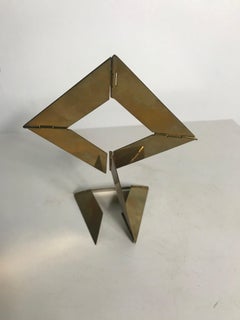 Merle Steir circa 1976 Escultura de mesa modernista de latón con bisagras multiposición