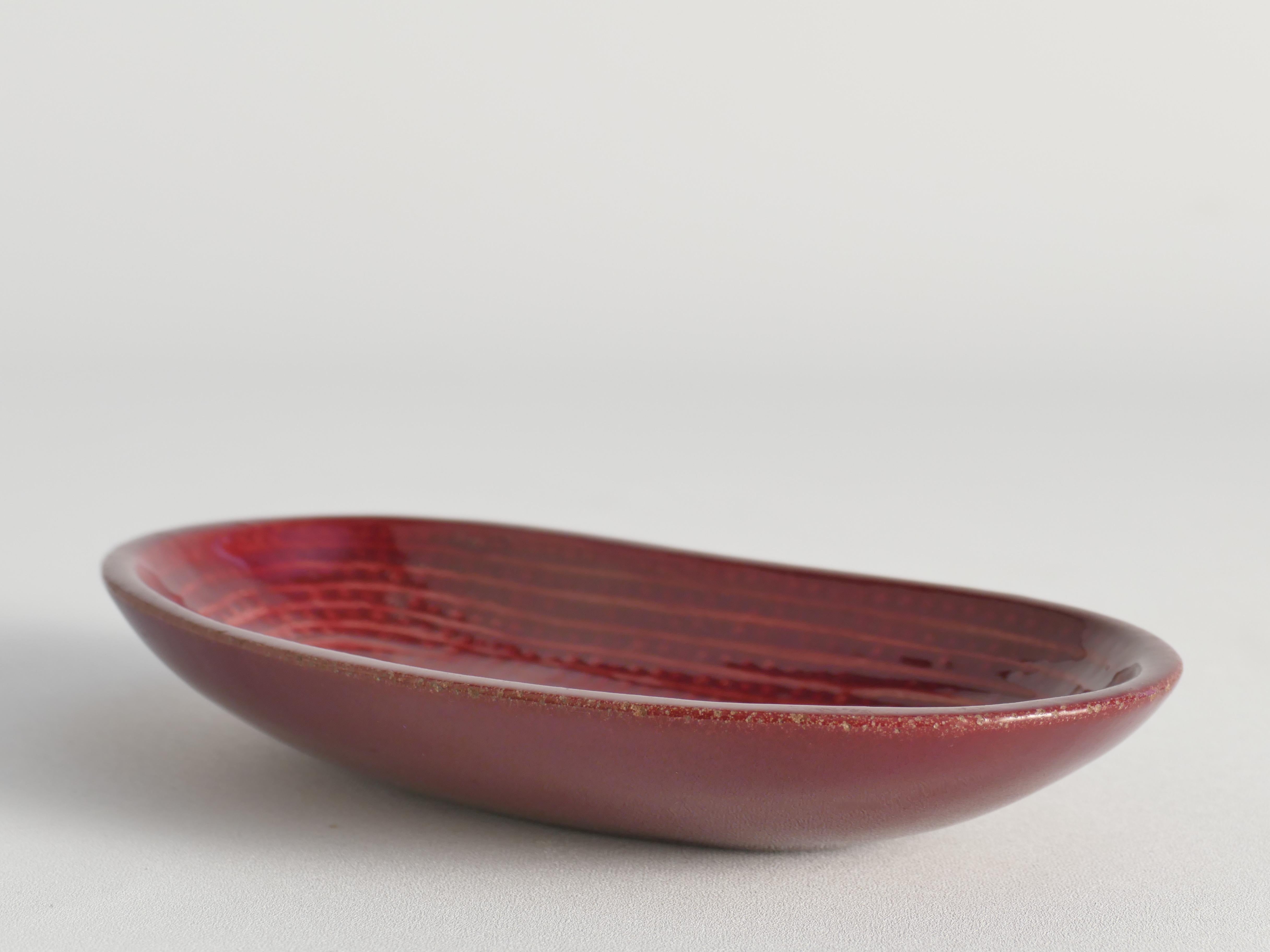 Swedish Merlot Red Stoneware Organic Shaped Bowl by Andersson & Johansson, Höganäs For Sale