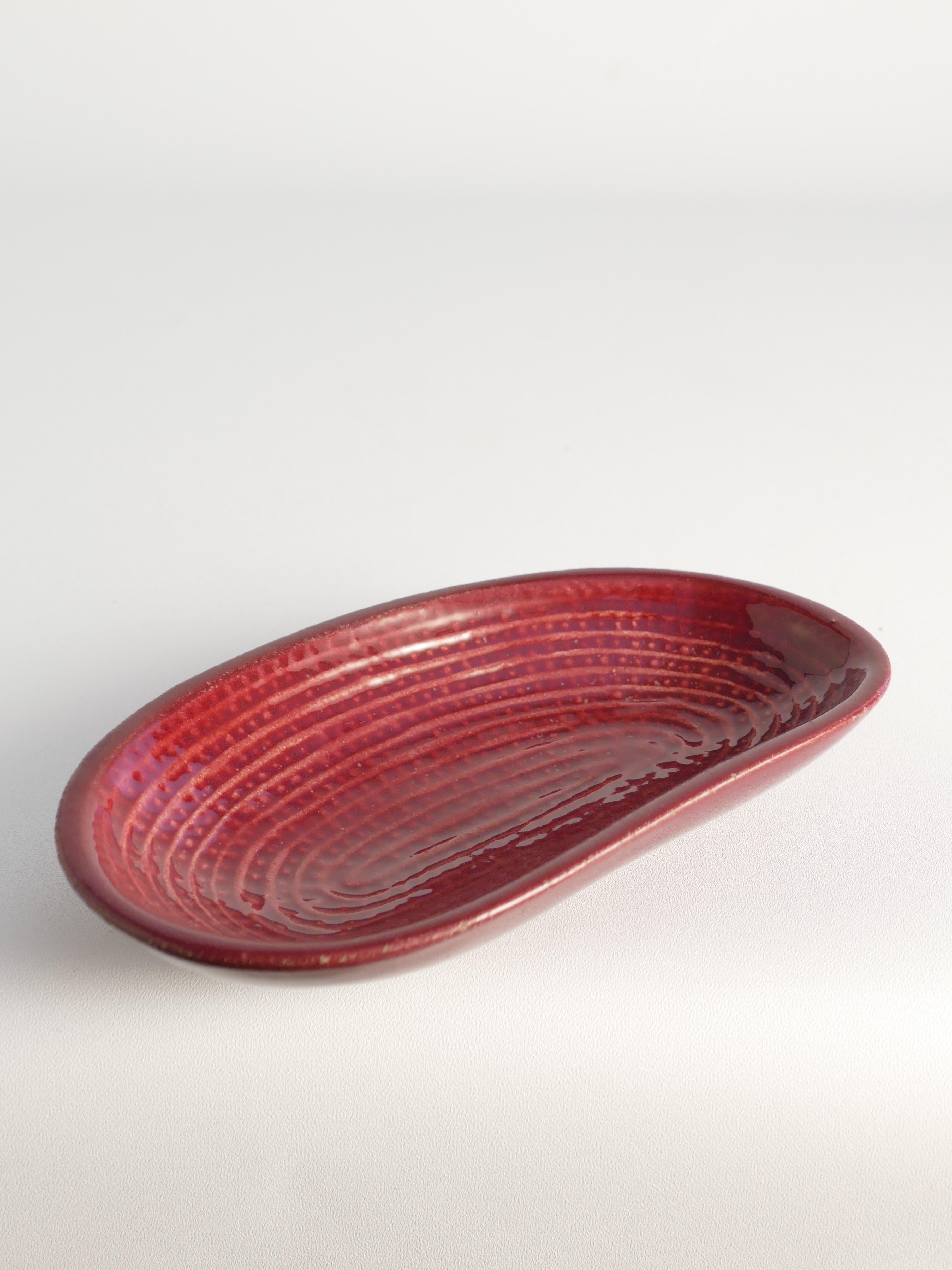 Glazed Merlot Red Stoneware Organic Shaped Bowl by Andersson & Johansson, Höganäs For Sale