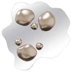 Espejo escultórico de lujo Sirena de MainGUILTY con laca champán y cristal transparente